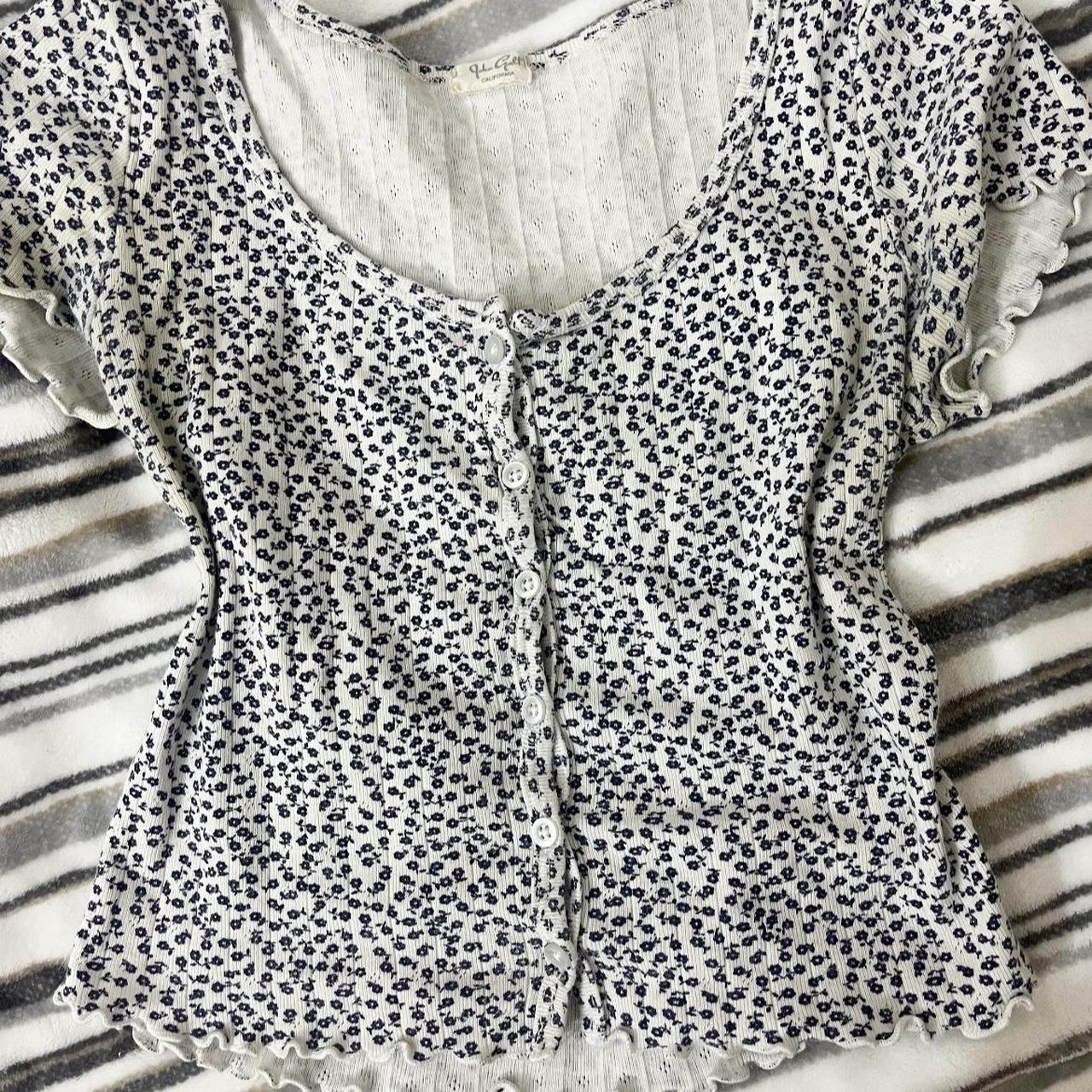 Brandy Melville Women's White and Blue Blouse | Depop