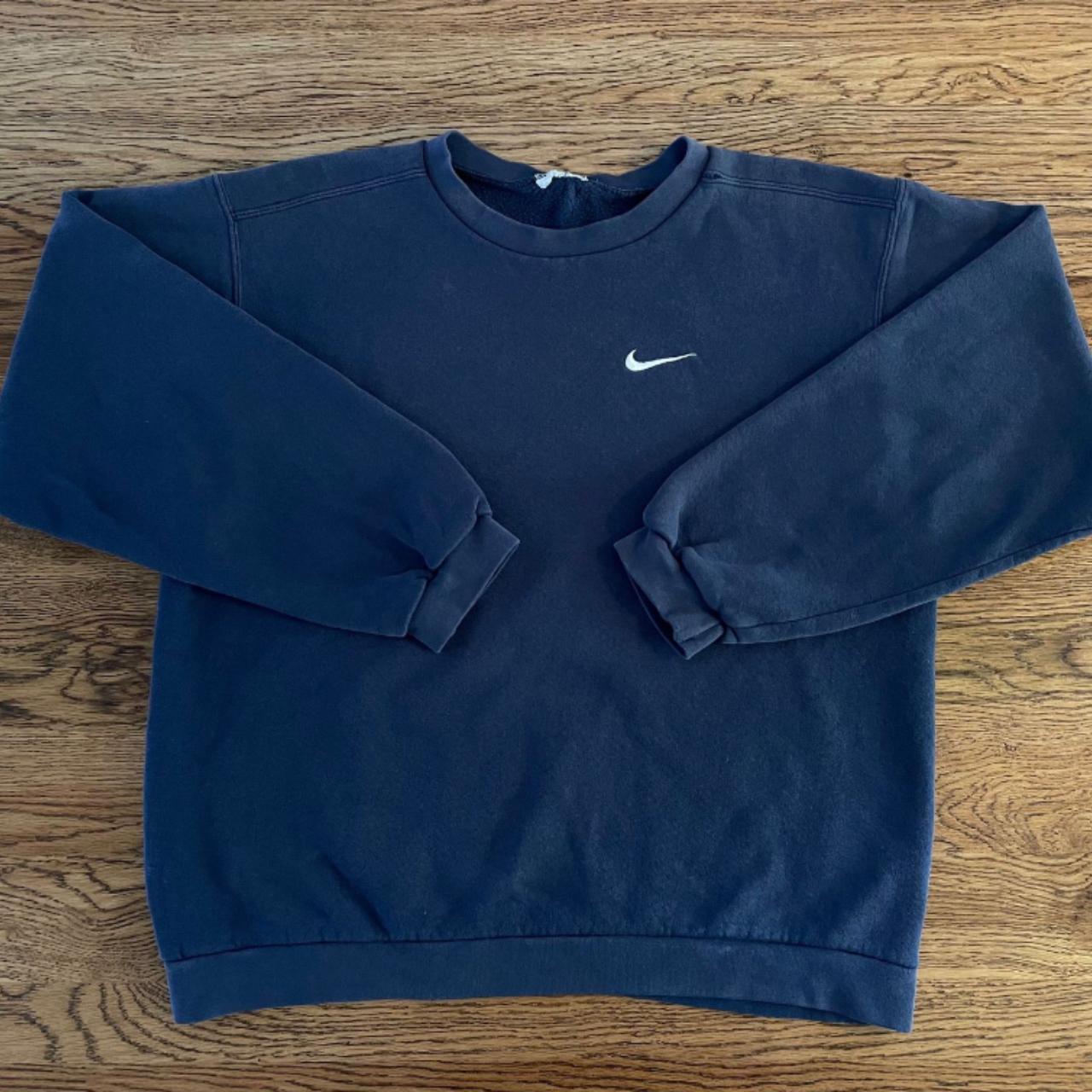 nike vintage sweater size S men - Depop