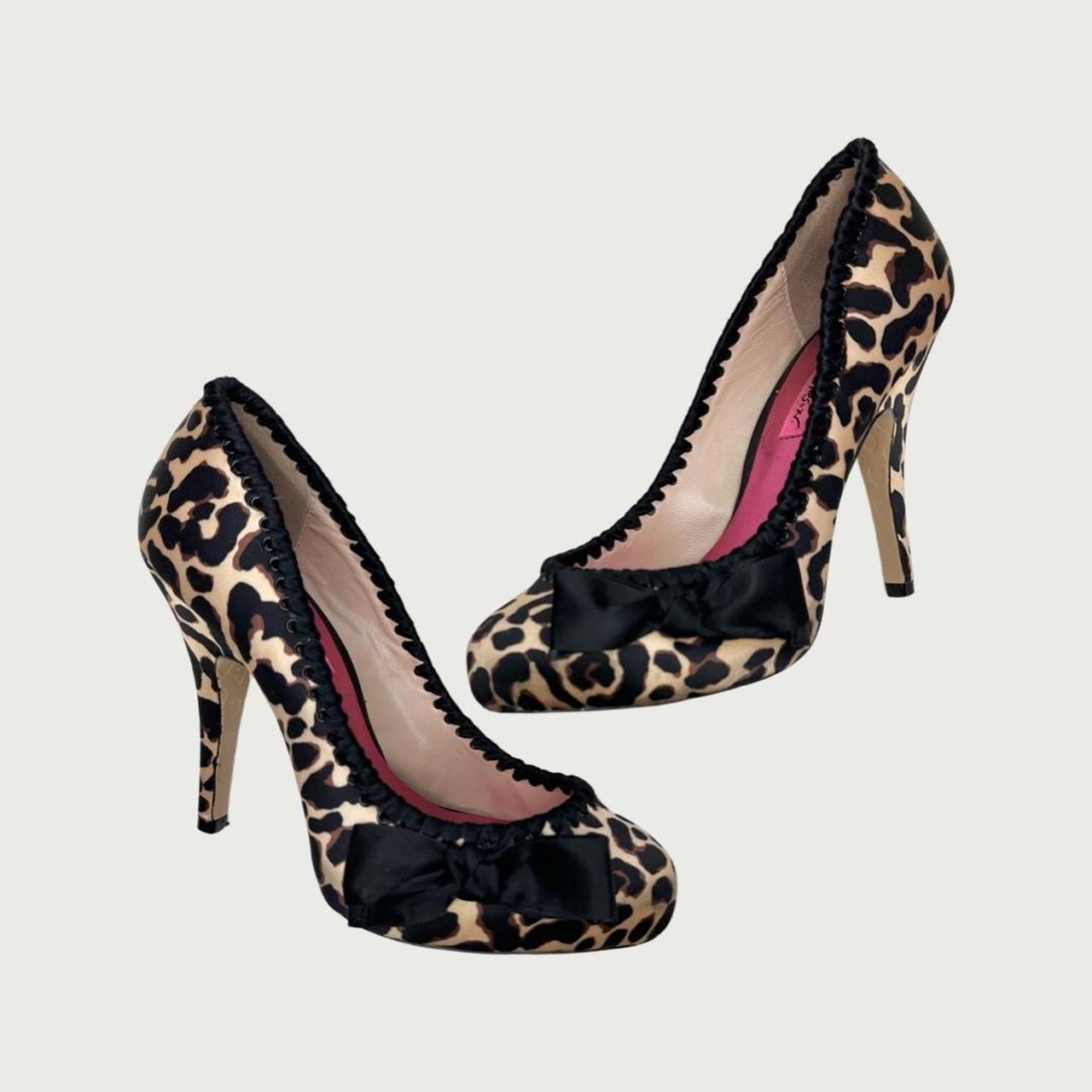 Betsey johnson 2024 leopard pumps