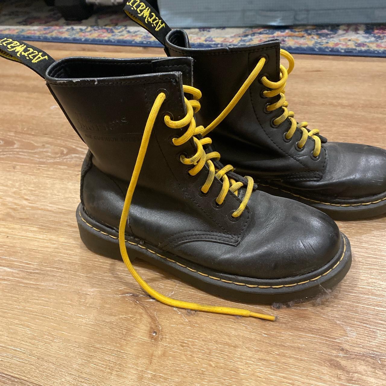 Original Dr marten black and white laces ankle