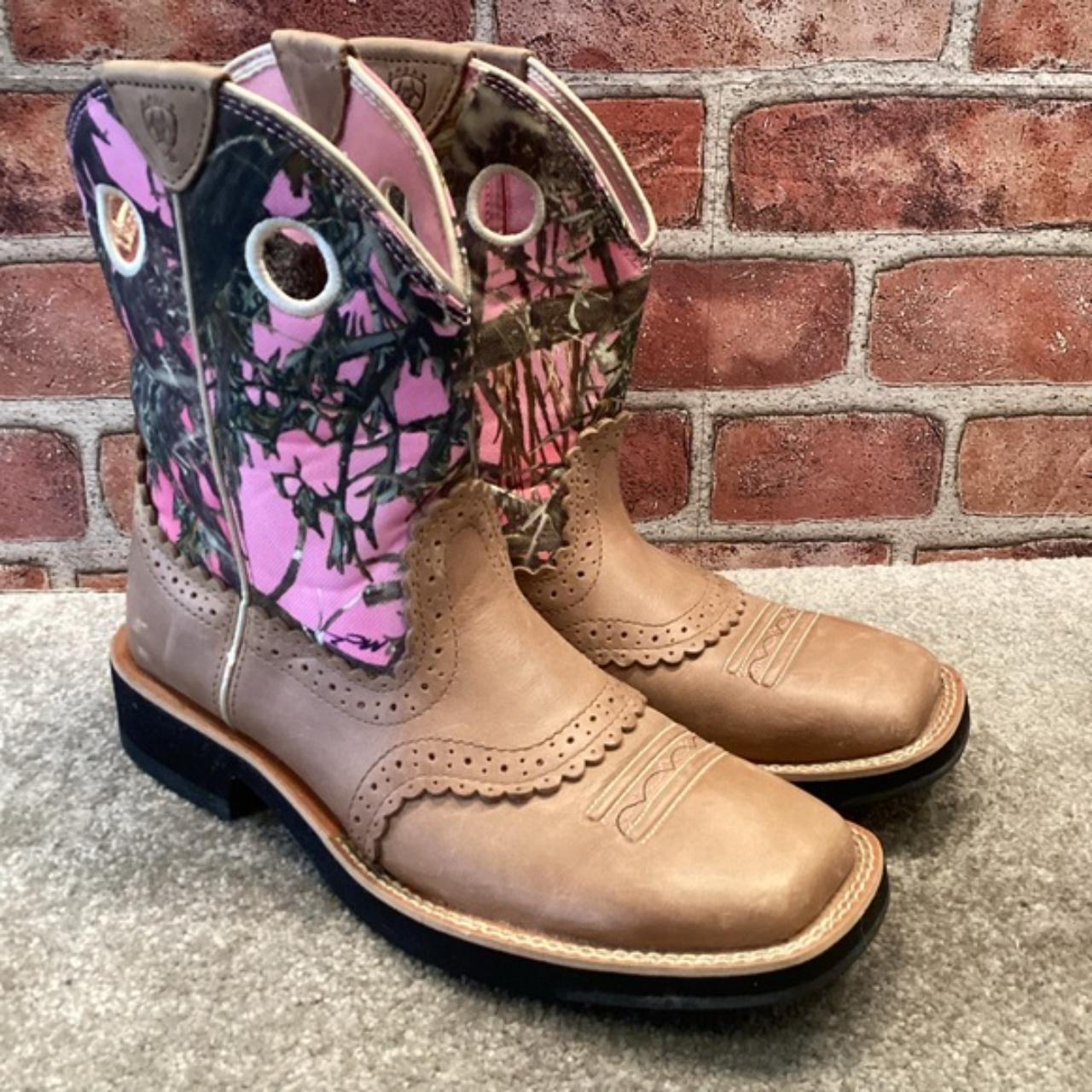 Ariat Fatbaby Heritage Pink Camo cowboy boots size. Depop