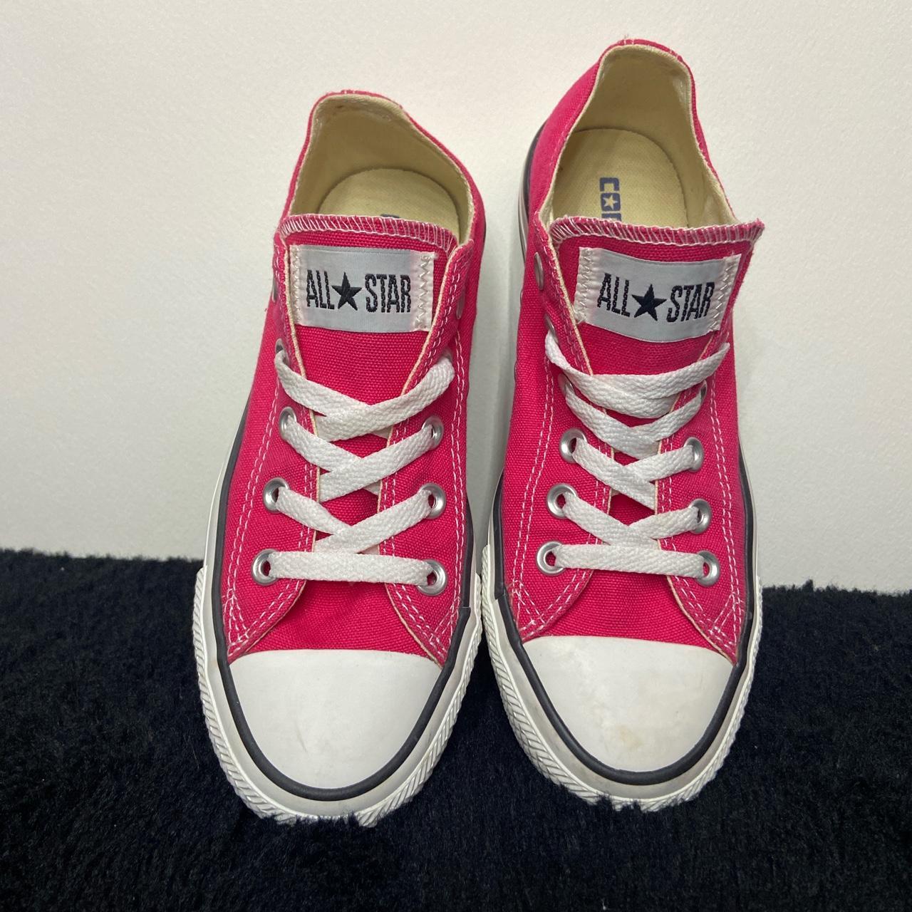 Hot pink converse deals womens