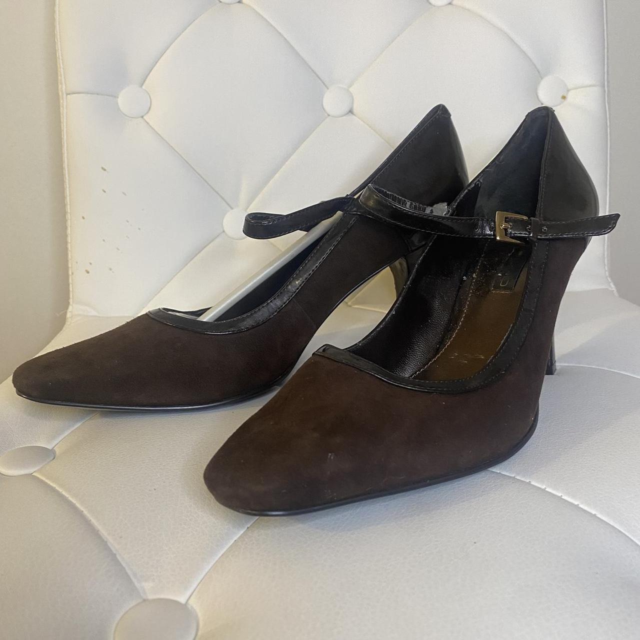 Bandolino sales suede pumps