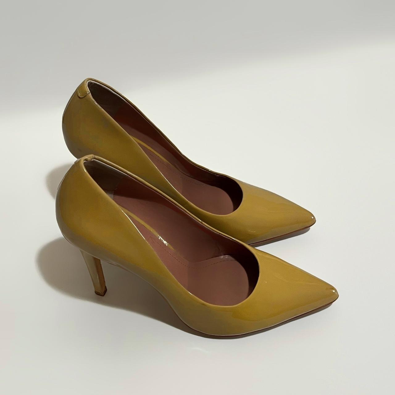 Vince camuto 2025 yellow shoes