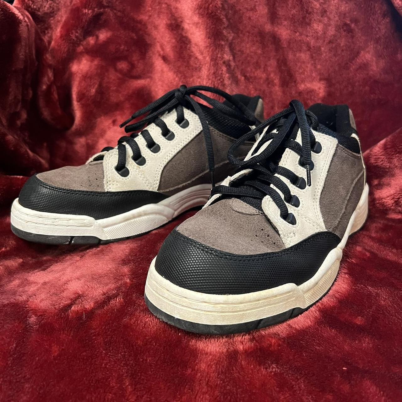 Cross-Trekker Sneakers Women's size 9 Like New... - Depop