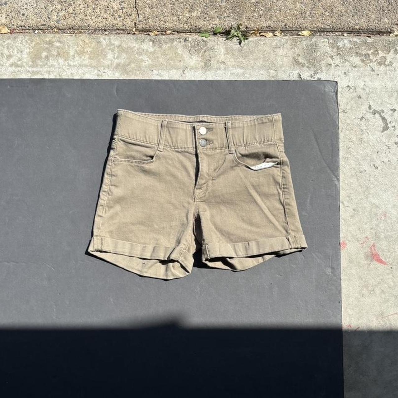 APT.9 Women s Khaki Shorts Size 6 APT.9 Womens