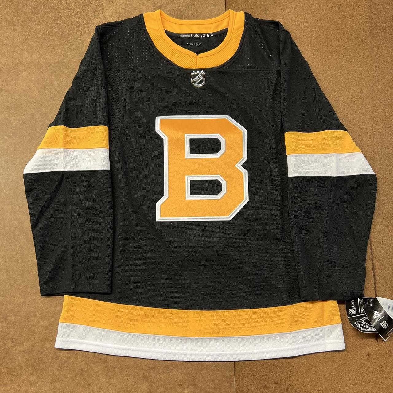 Yellow Players Pro Boston Bruins T-Shirt 🏷️ Tag : - Depop