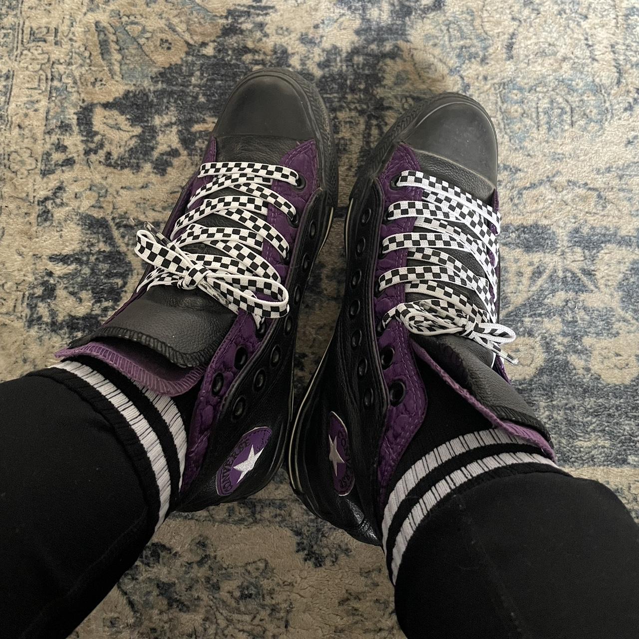 Black converse purple laces hotsell