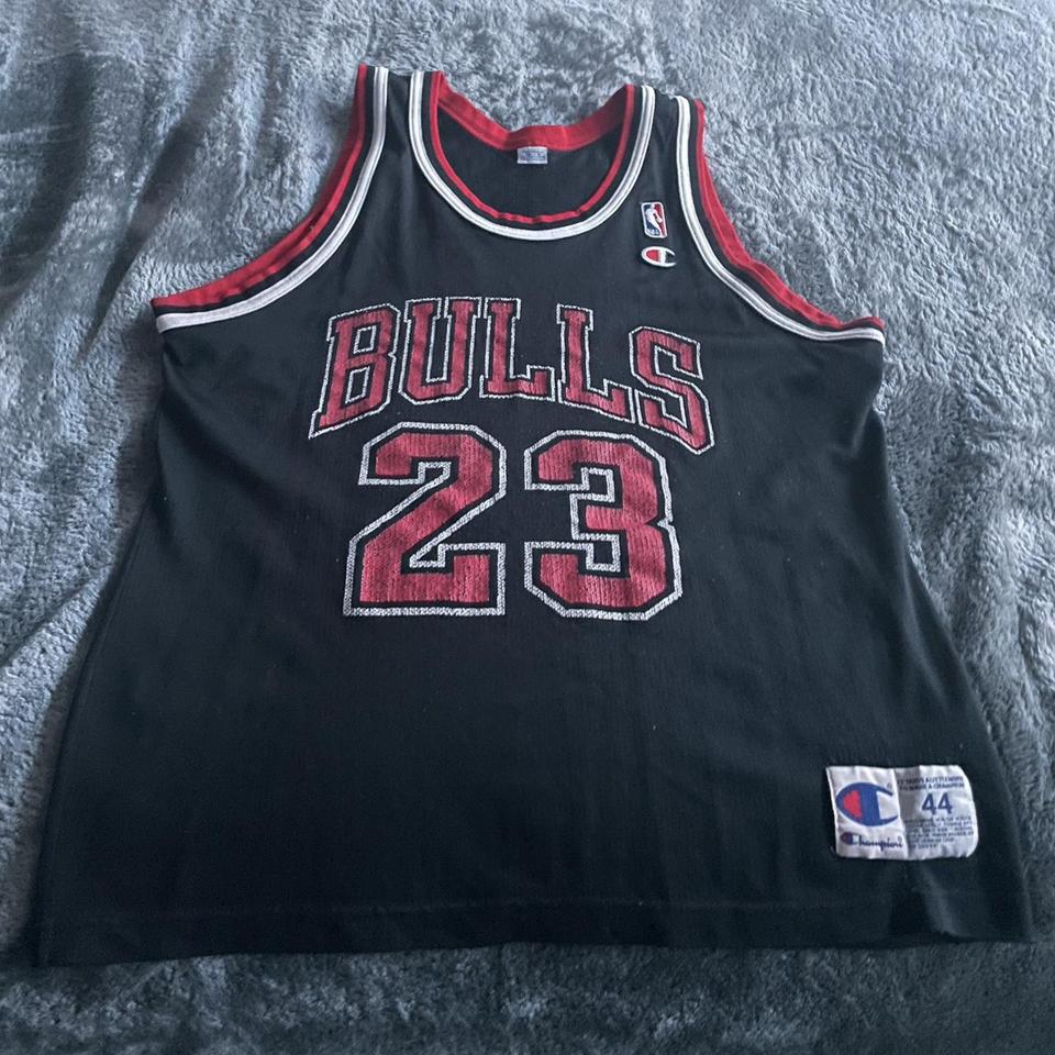 Marquette Jordan Basketball Jersey Size: L Pit to - Depop