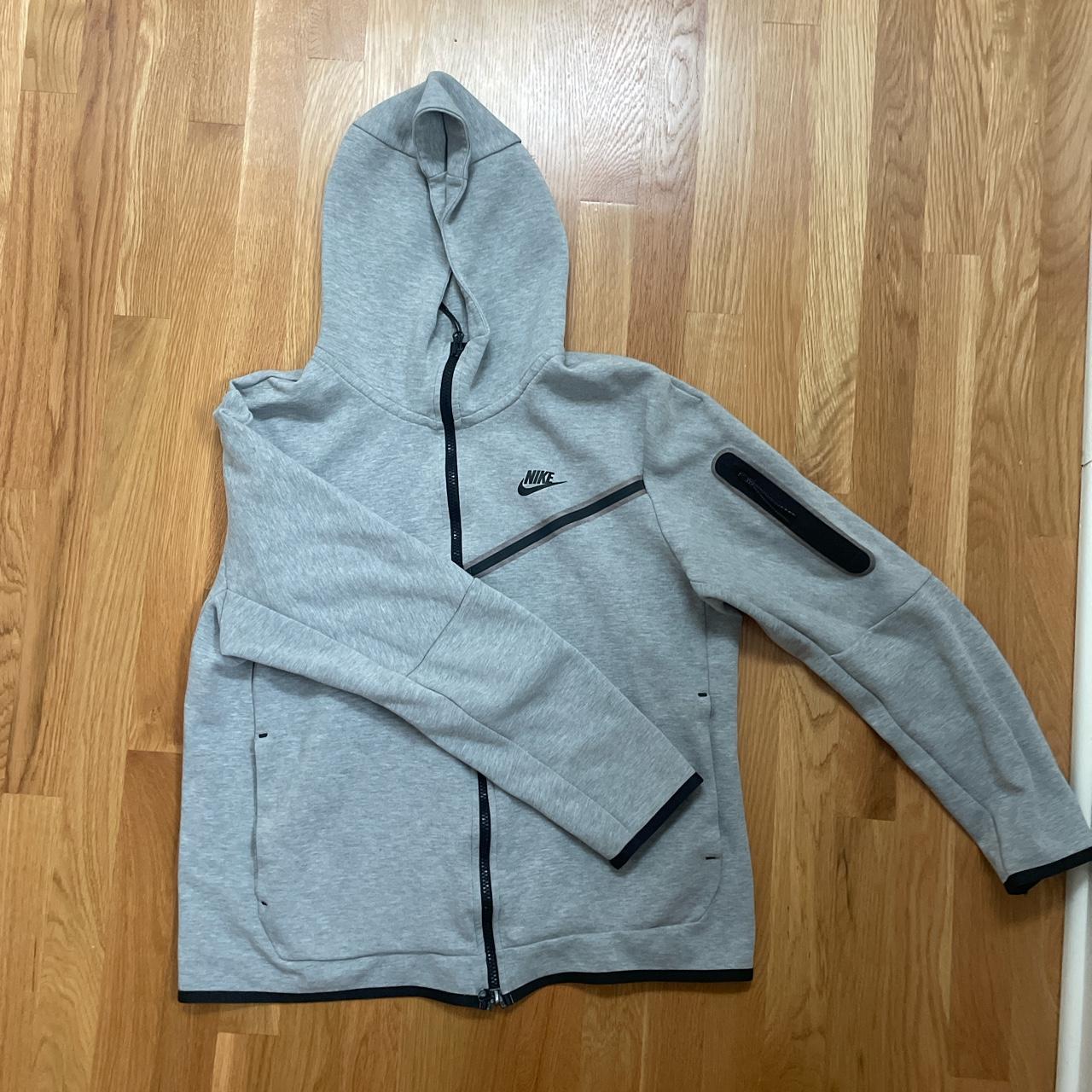 mens grey nike sweatshirt