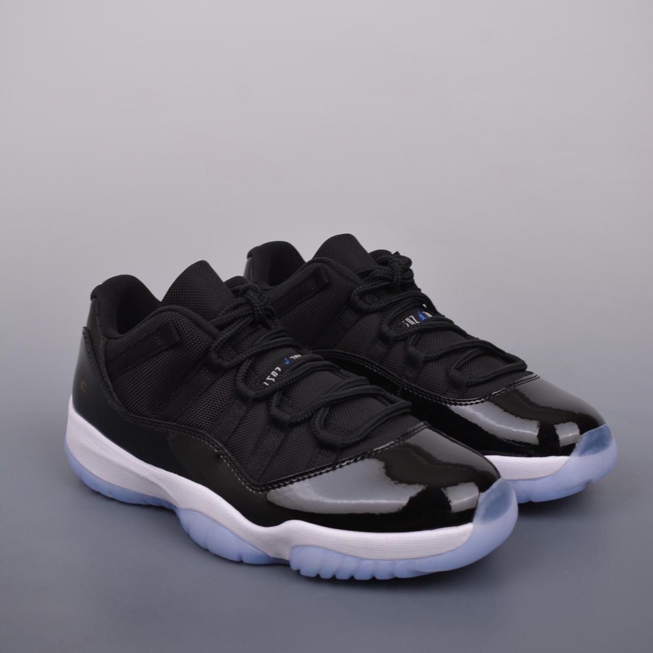 women's space jam 11