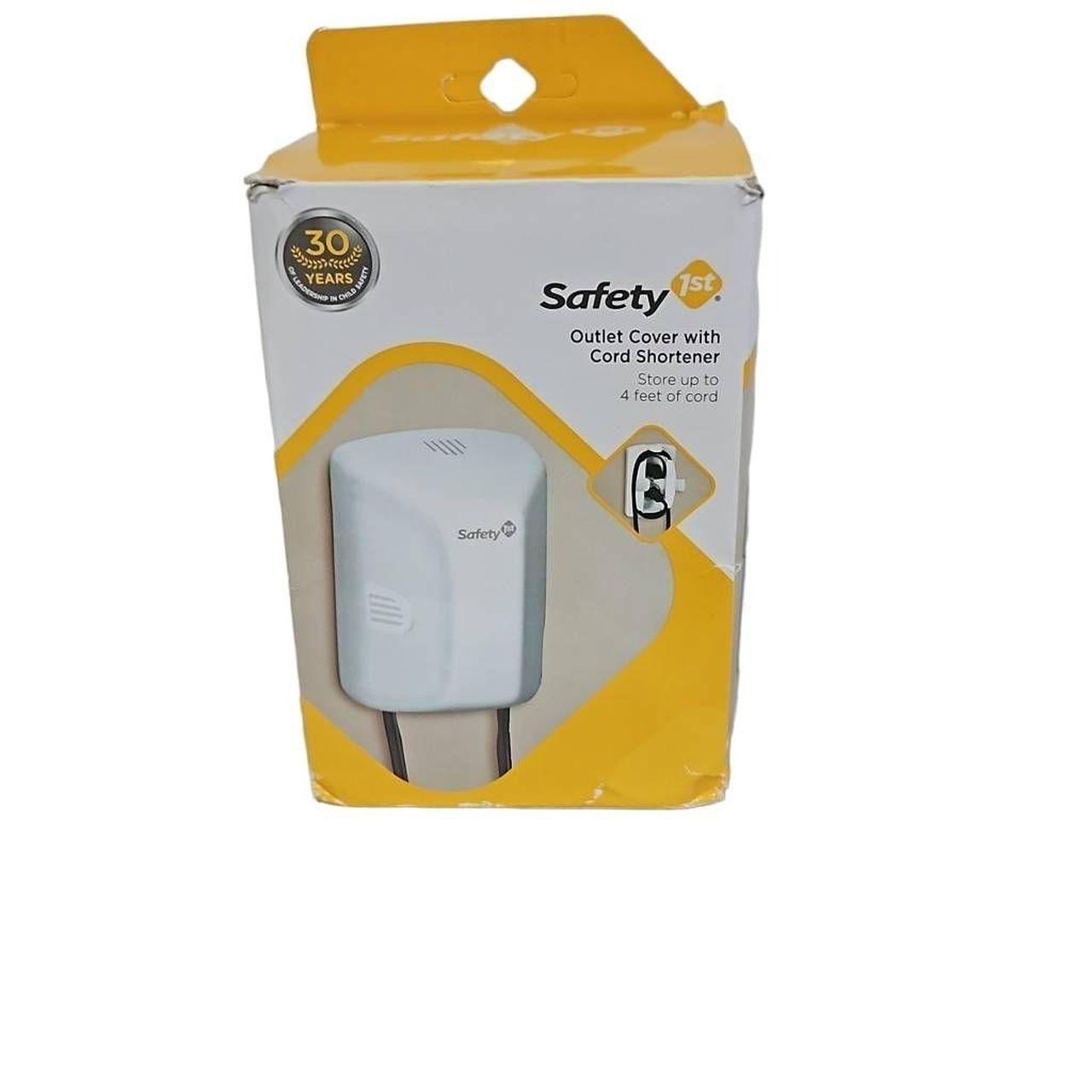 Safety 1st Outlet Cover With Cord Shortener