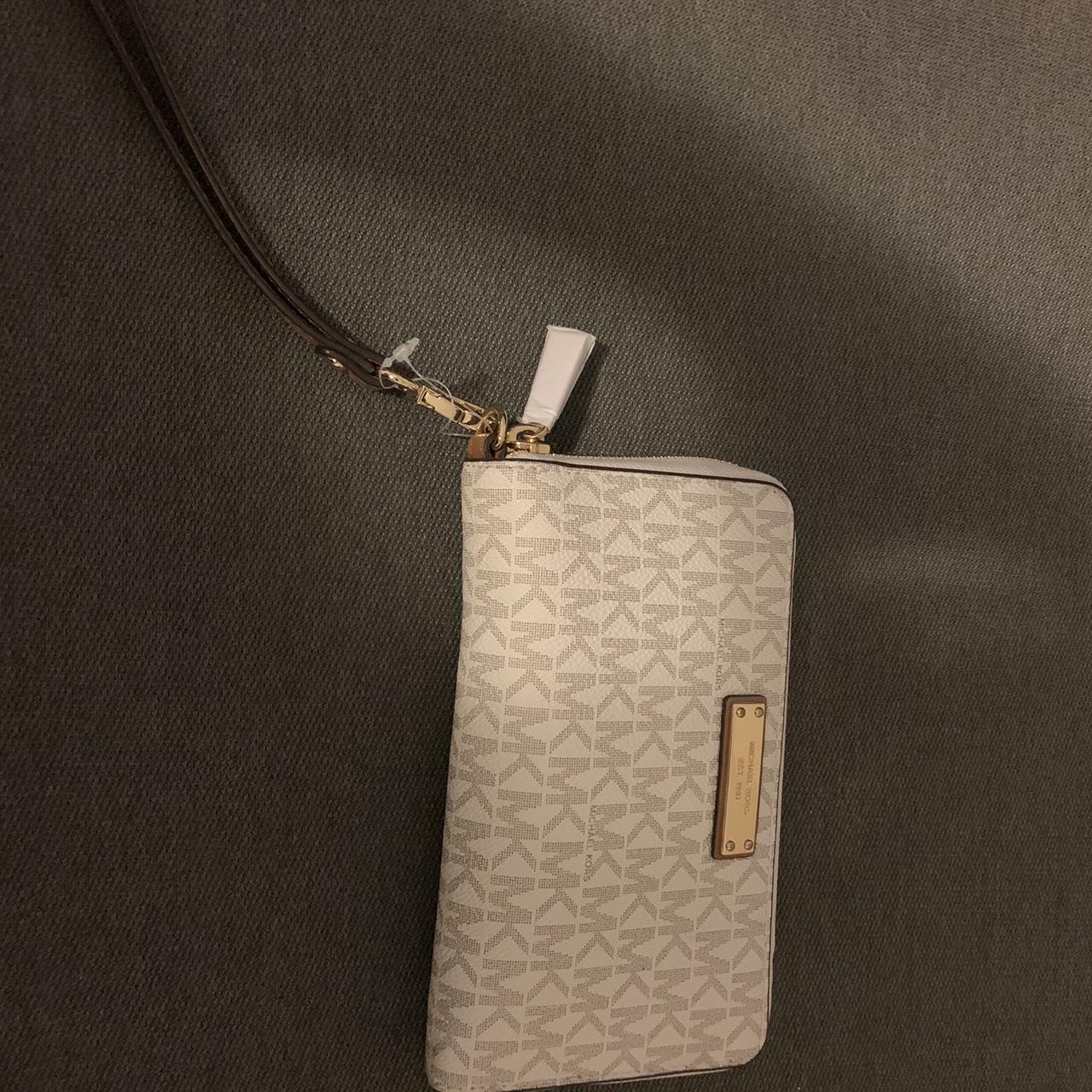 Used michael kors discount wallet