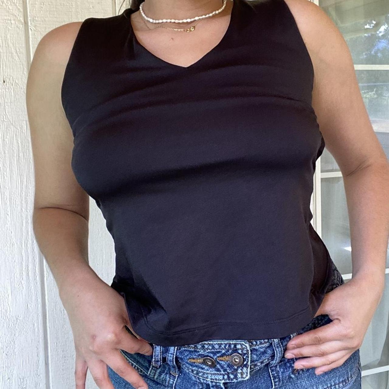 De Toi Women's Black Vest Depop