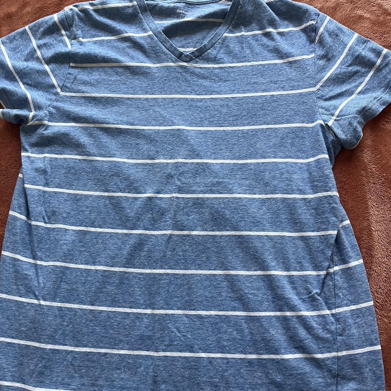 Old Navy V-Neck Shirt Size L Great Condition.... - Depop