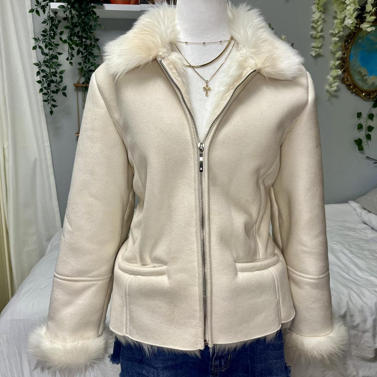 Y2k fur-jacket - Depop