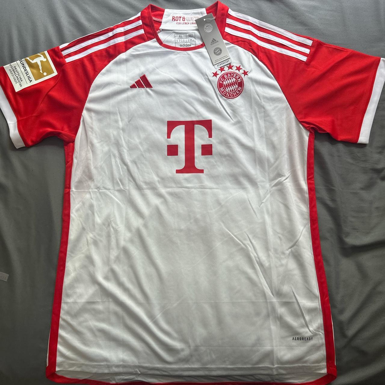 Bayern Munich Jersey 2022/2023 Home Size XL Mens Soccer Shirt