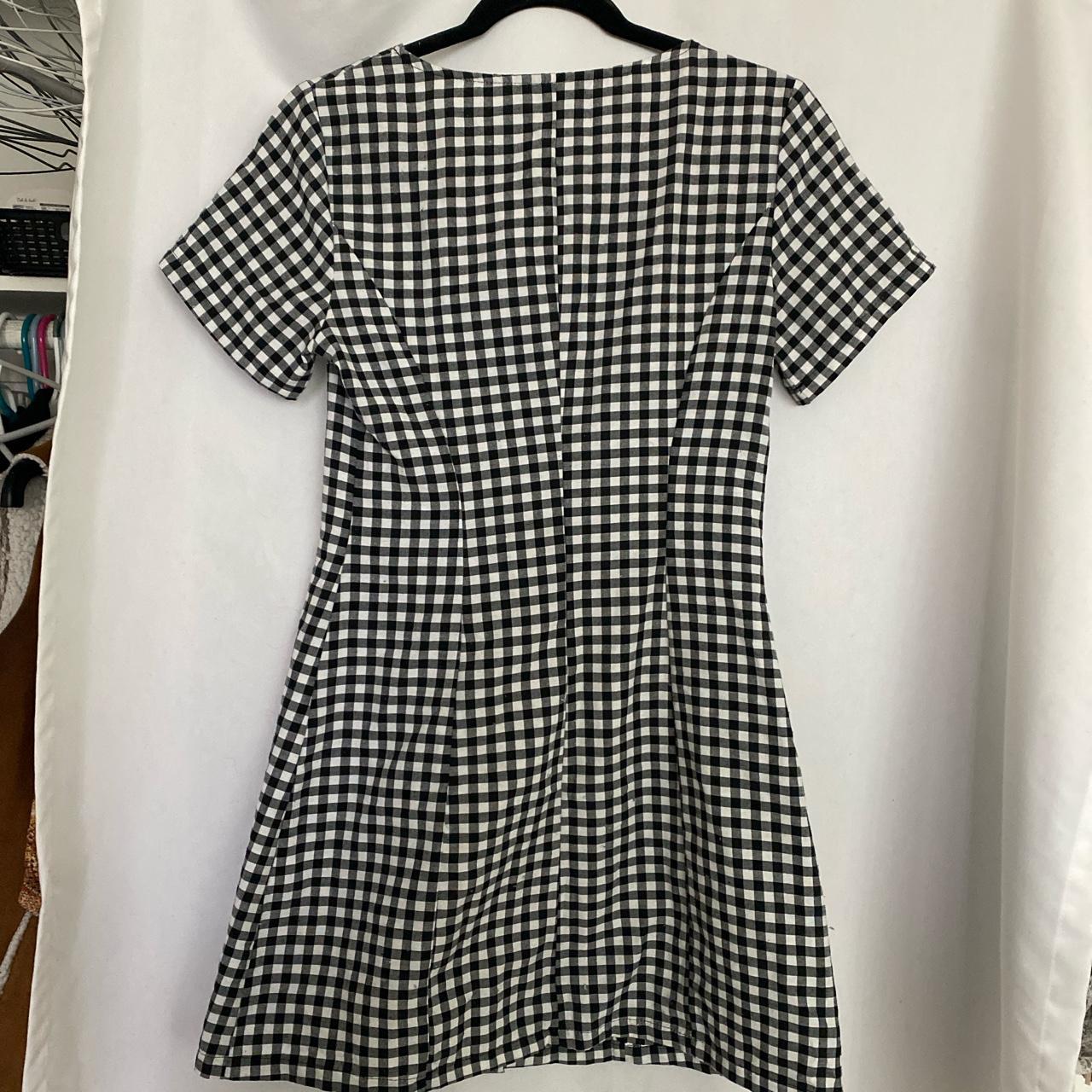 Shein plaid dress -size small or 4 -fits like a medium - Depop