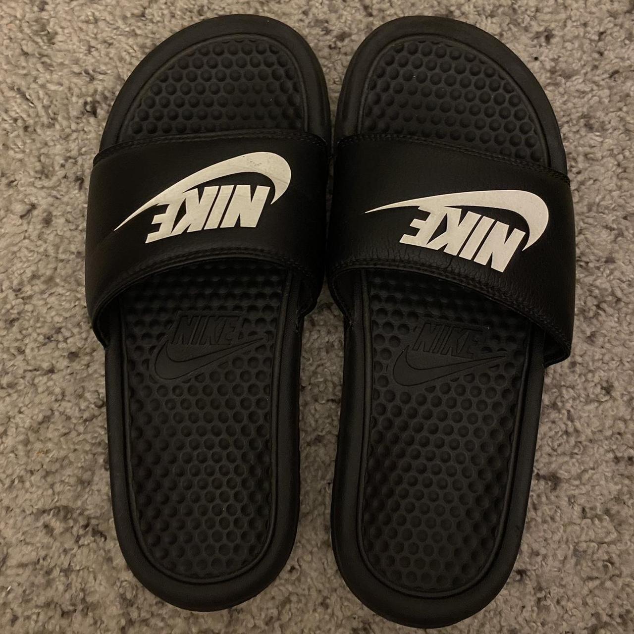 Nike Women's Black and White Slides | Depop