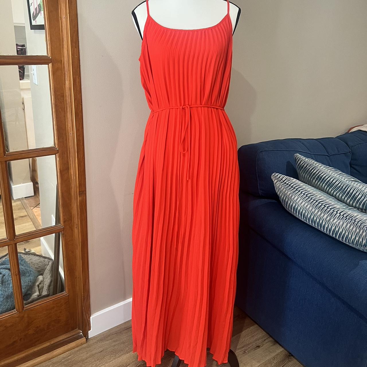 Banana Republic hotsell Red Pleated Maxi Dress