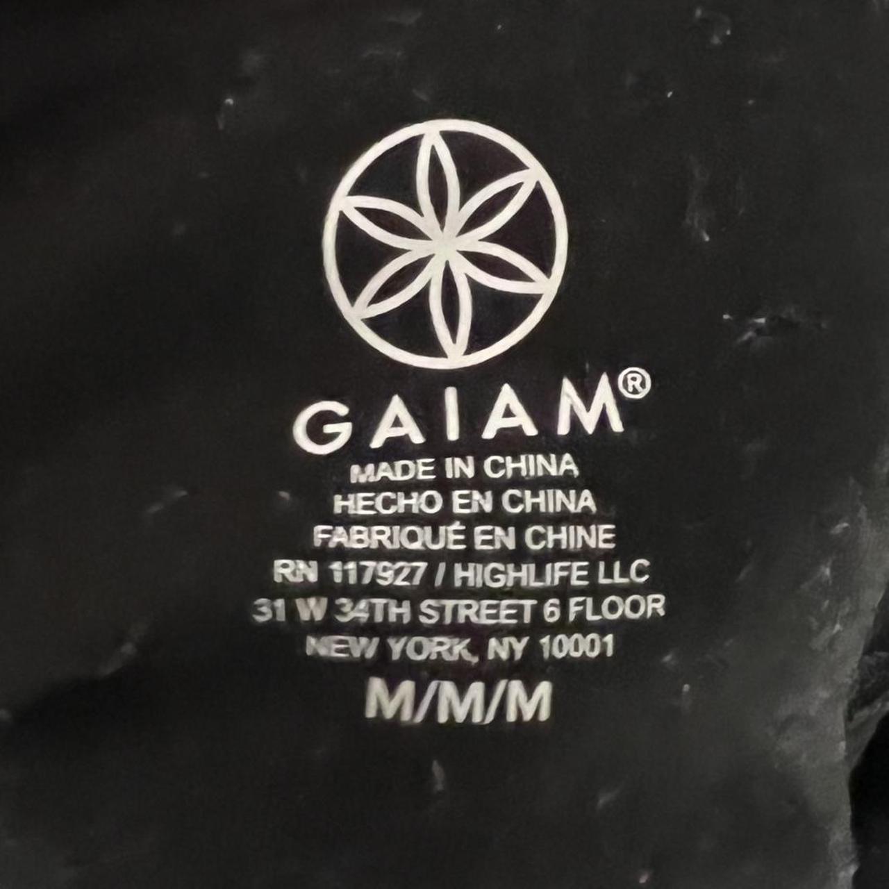GAIAM Capri compression leggings size small.  - Depop