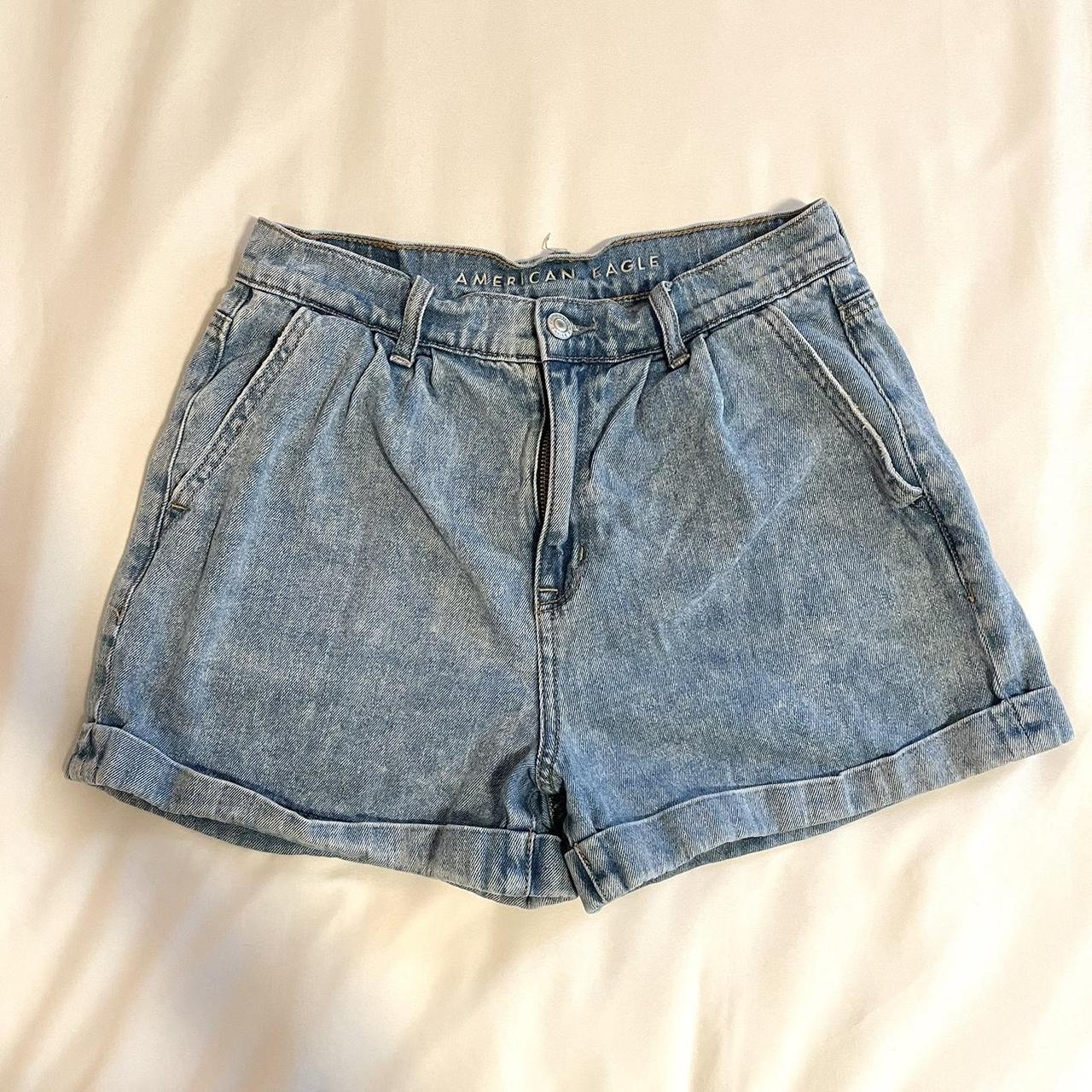 american eagle light blue denim mom short size 2 Depop
