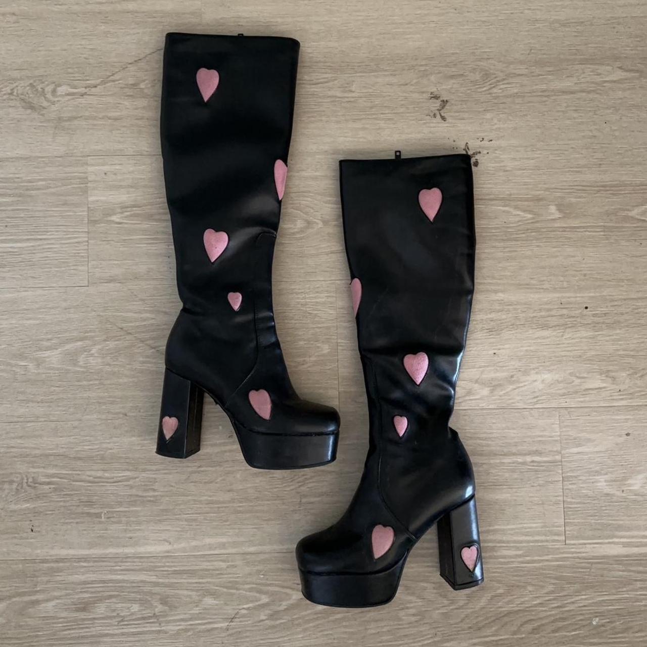 lamoda chunky heart heeled shoes in black
