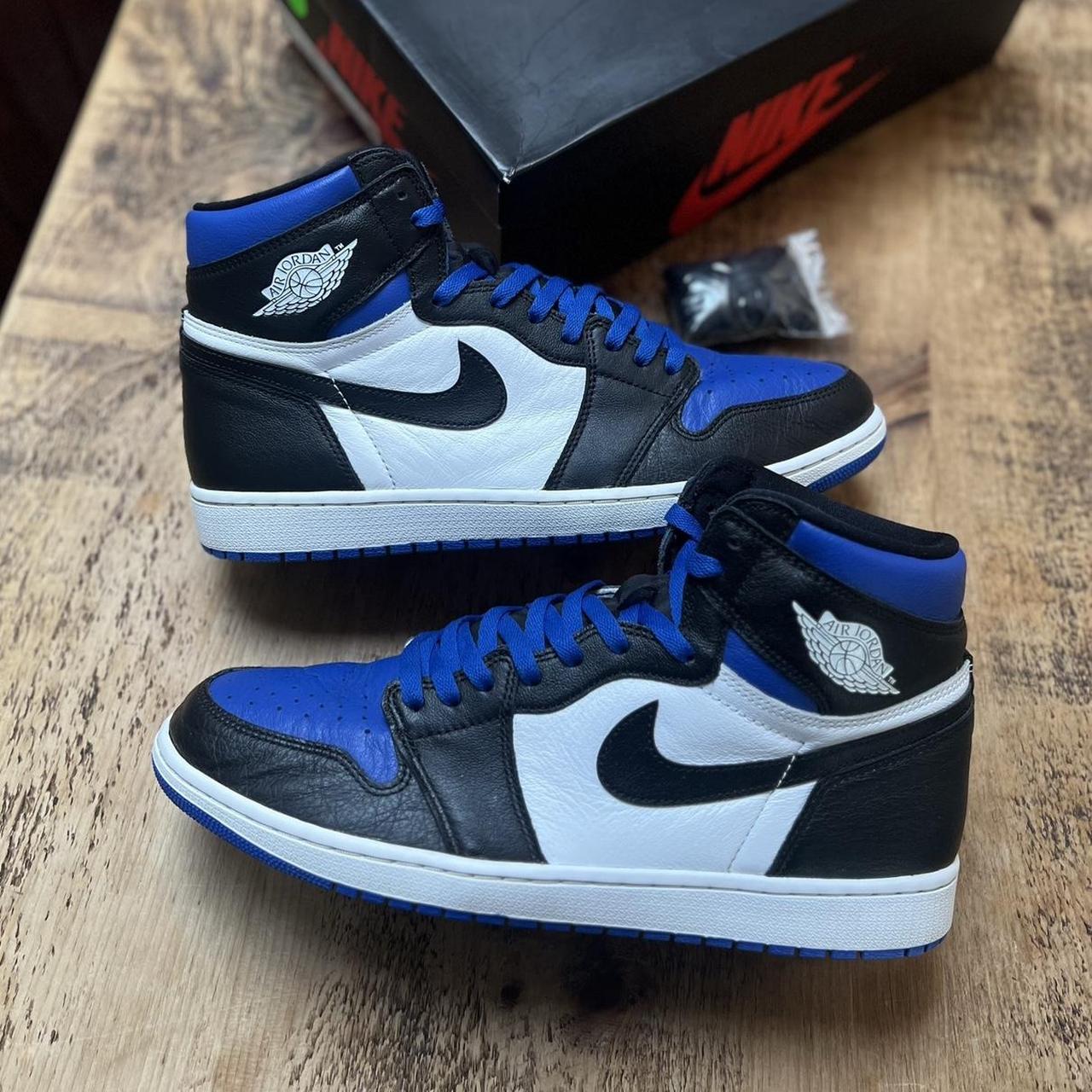 Nike air Jordan 1 retro high Og Royal toe blue black...