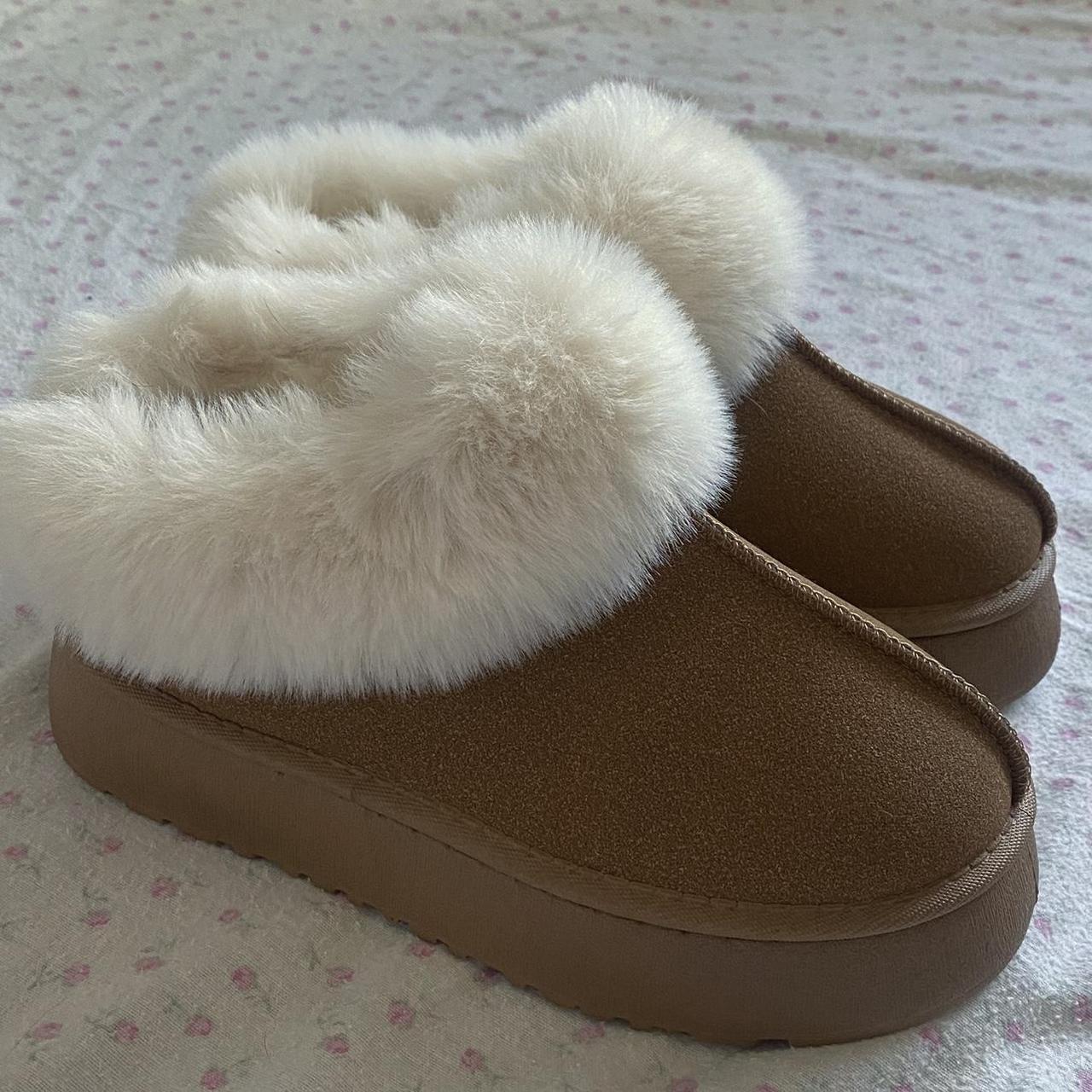 Fluffy ugg dupe slippers 😋 Never worn 💕 - Depop