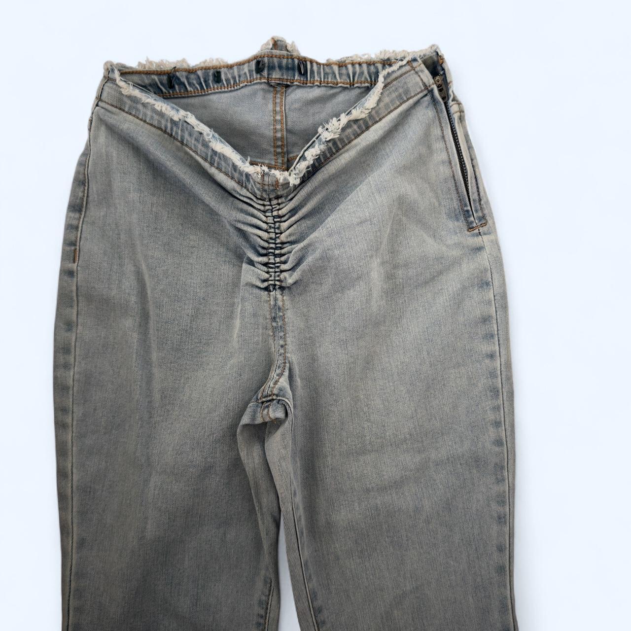 item listed by a4v4l4 image 2