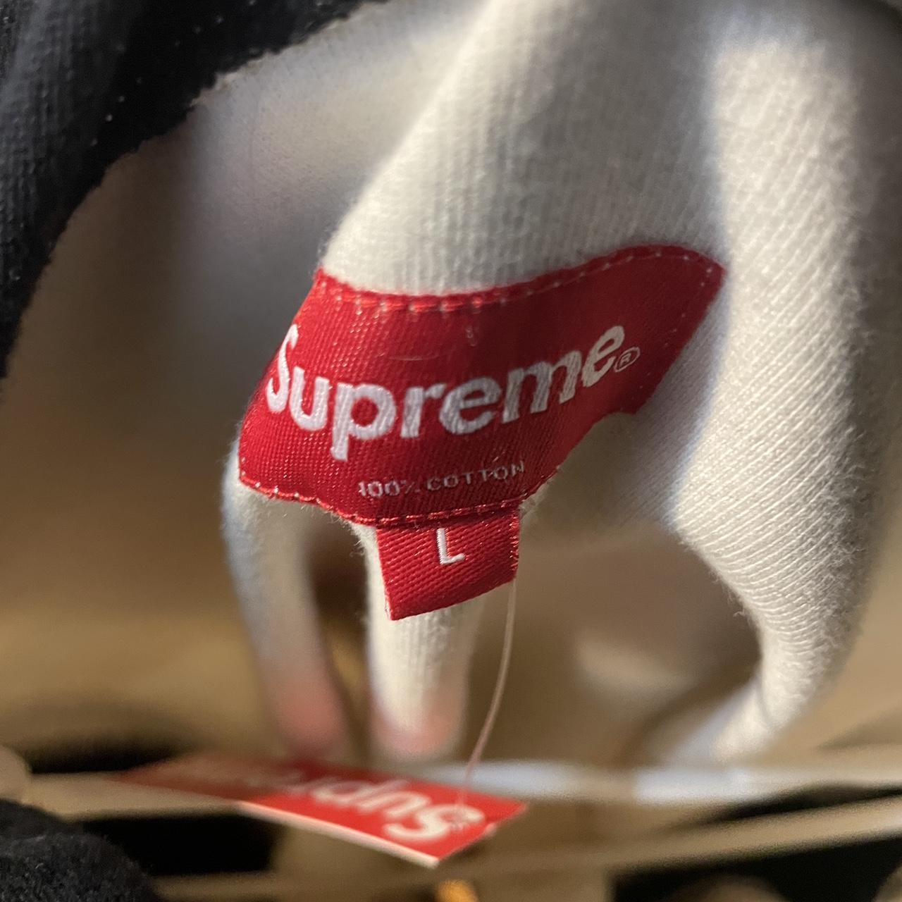 Supreme “Blocked” Hoodie from FW 17 😳 •Size: - Depop