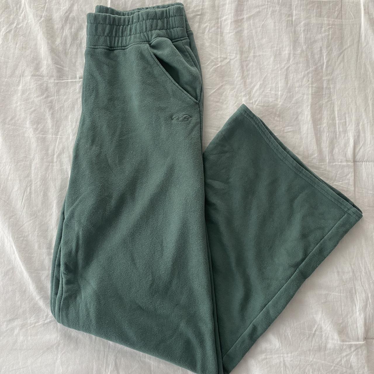 HOLLISTER HIGH RISE FLARE SWEATPANTS Size... - Depop