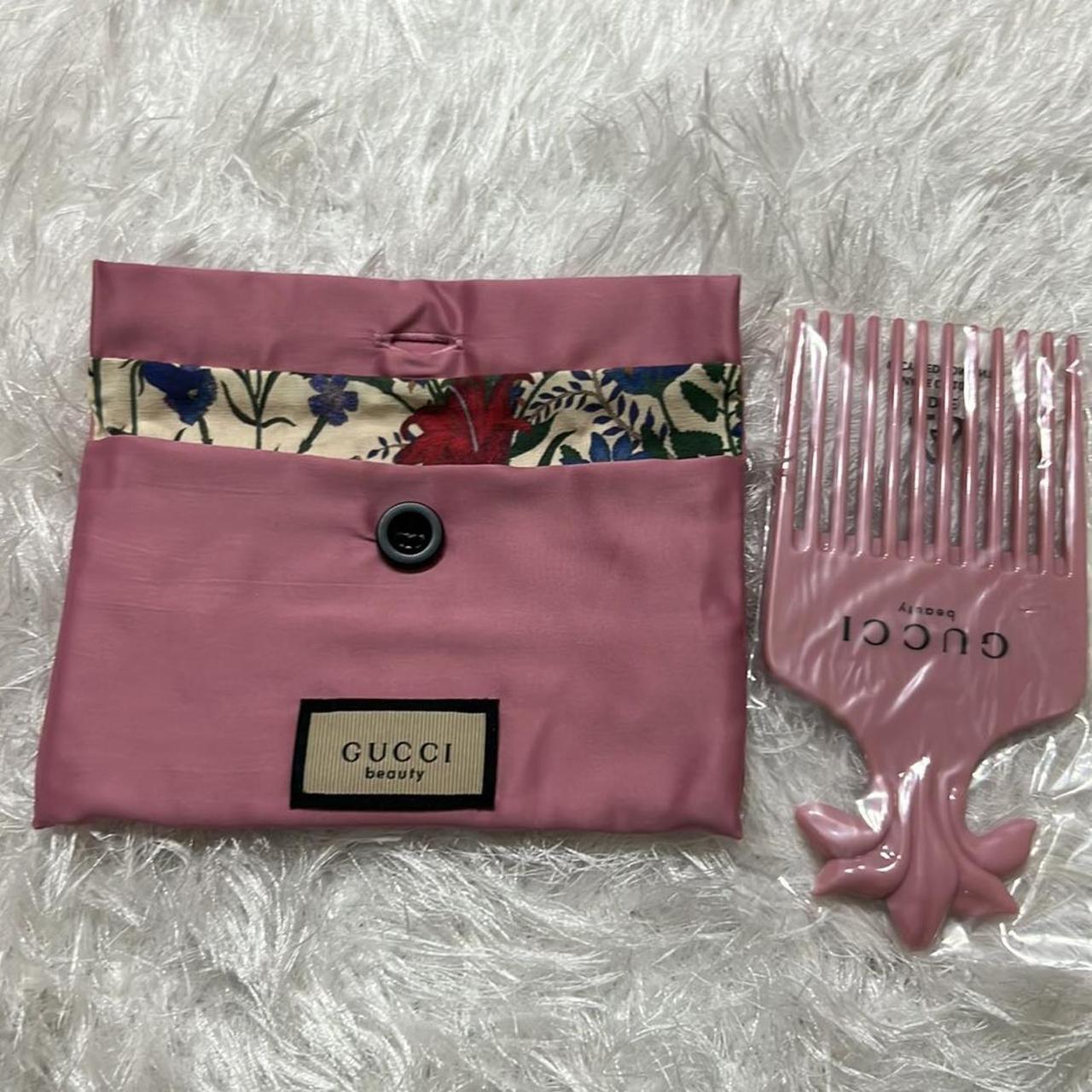 Gucci Beauty Pink Pouch + Comb in Package