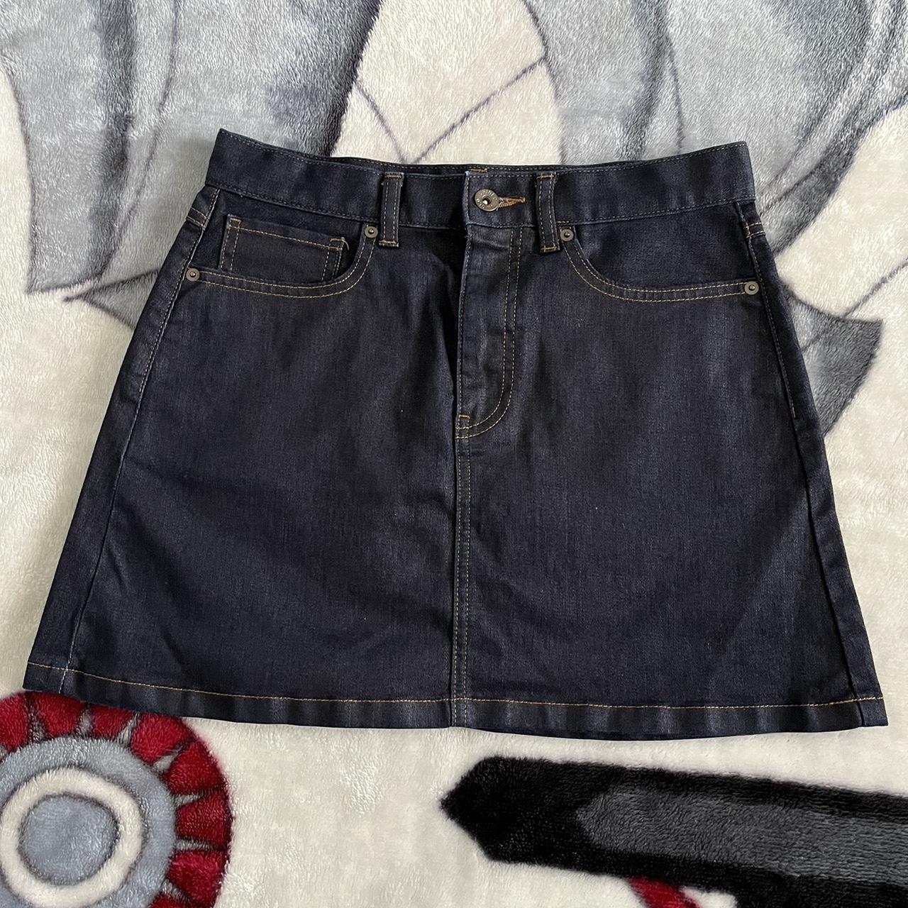 UNIQLO Women's Navy Skirt | Depop