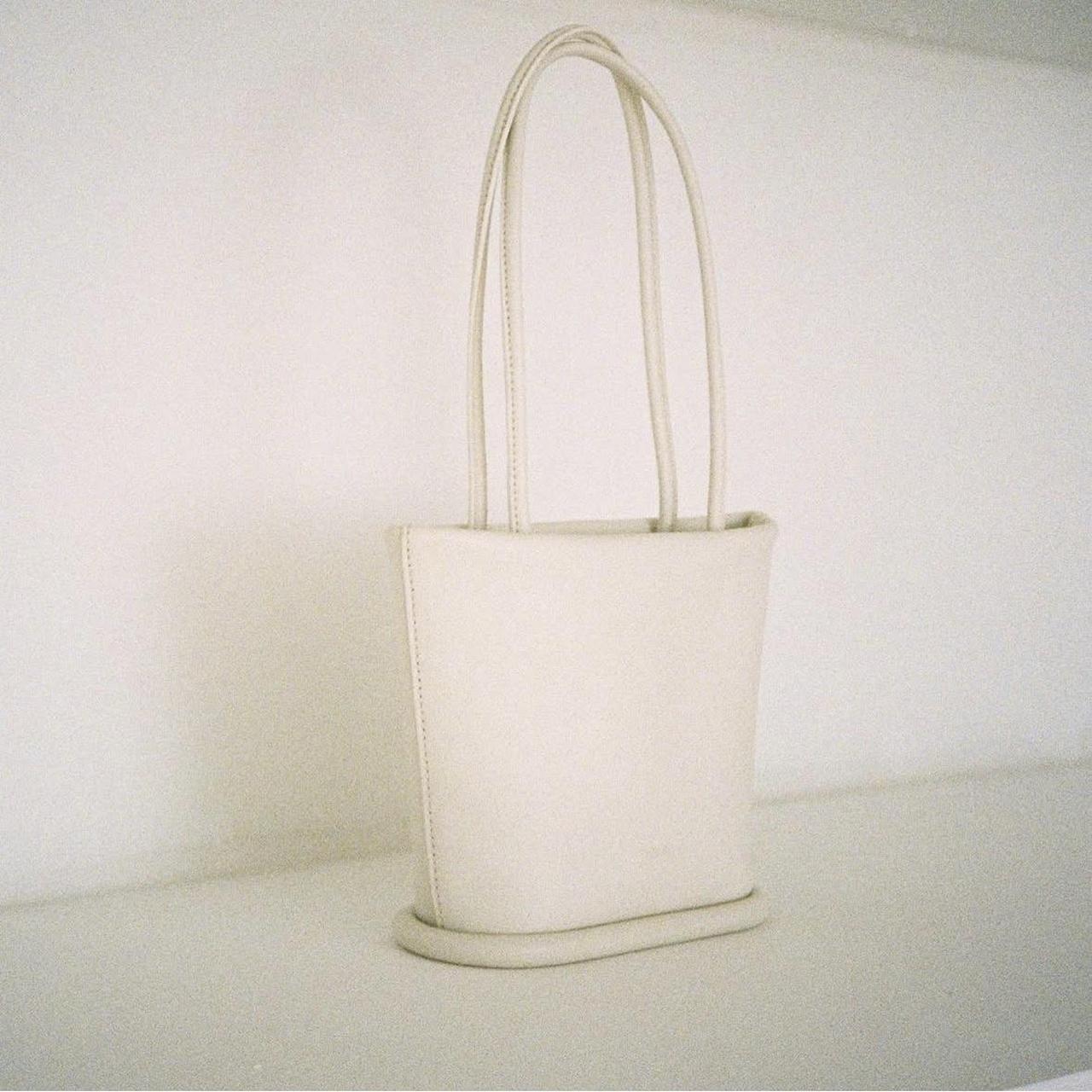 item listed by valezkaaudrey
