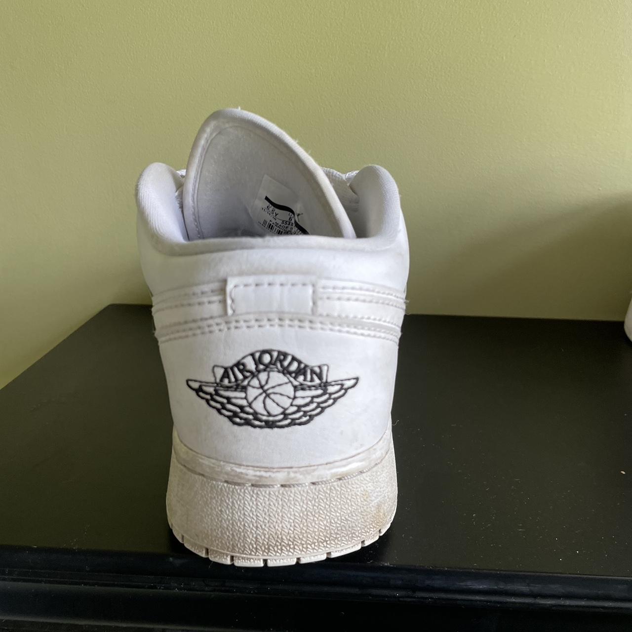 jordan 1s blue and white