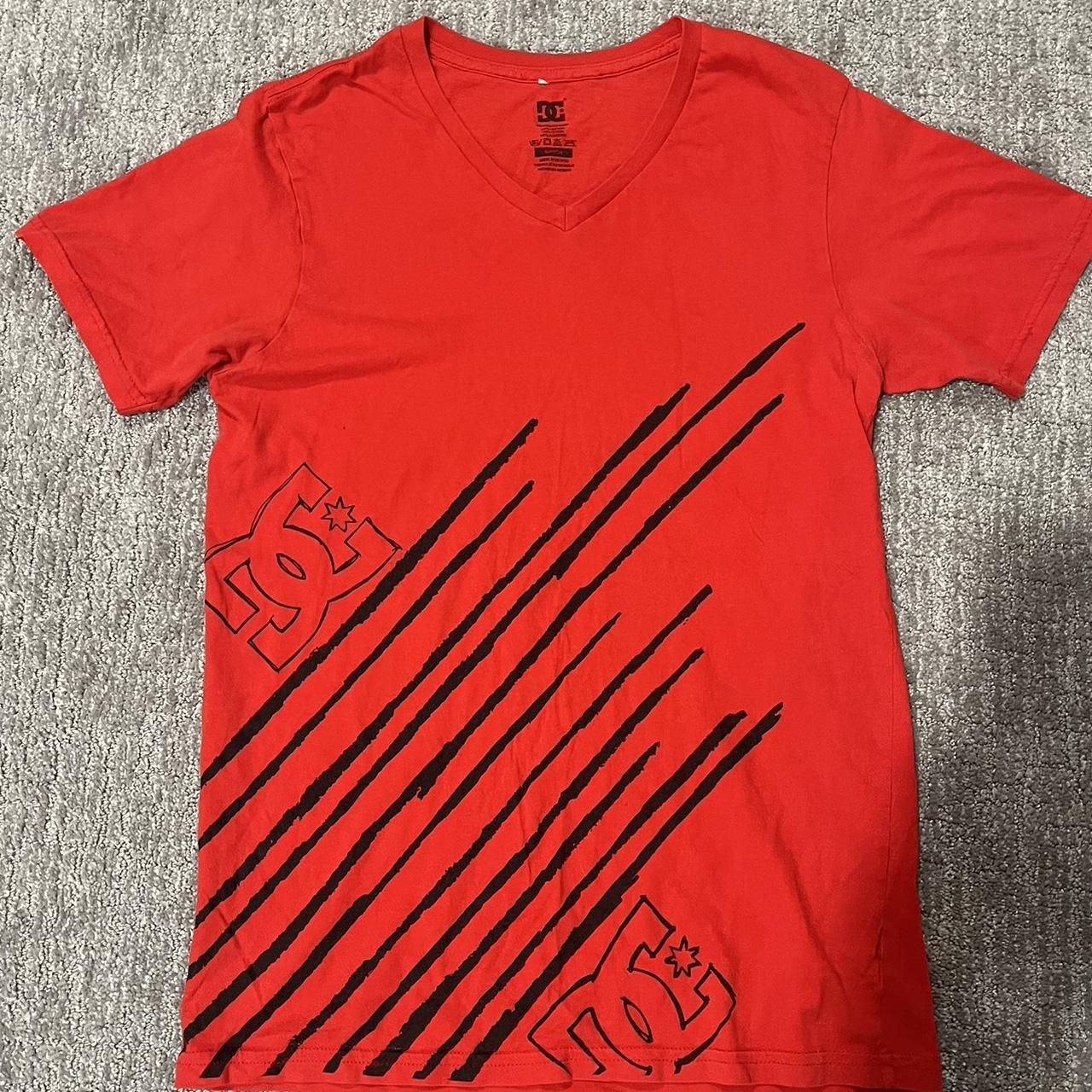 DC Shoes Men's Red and Black T-shirt | Depop