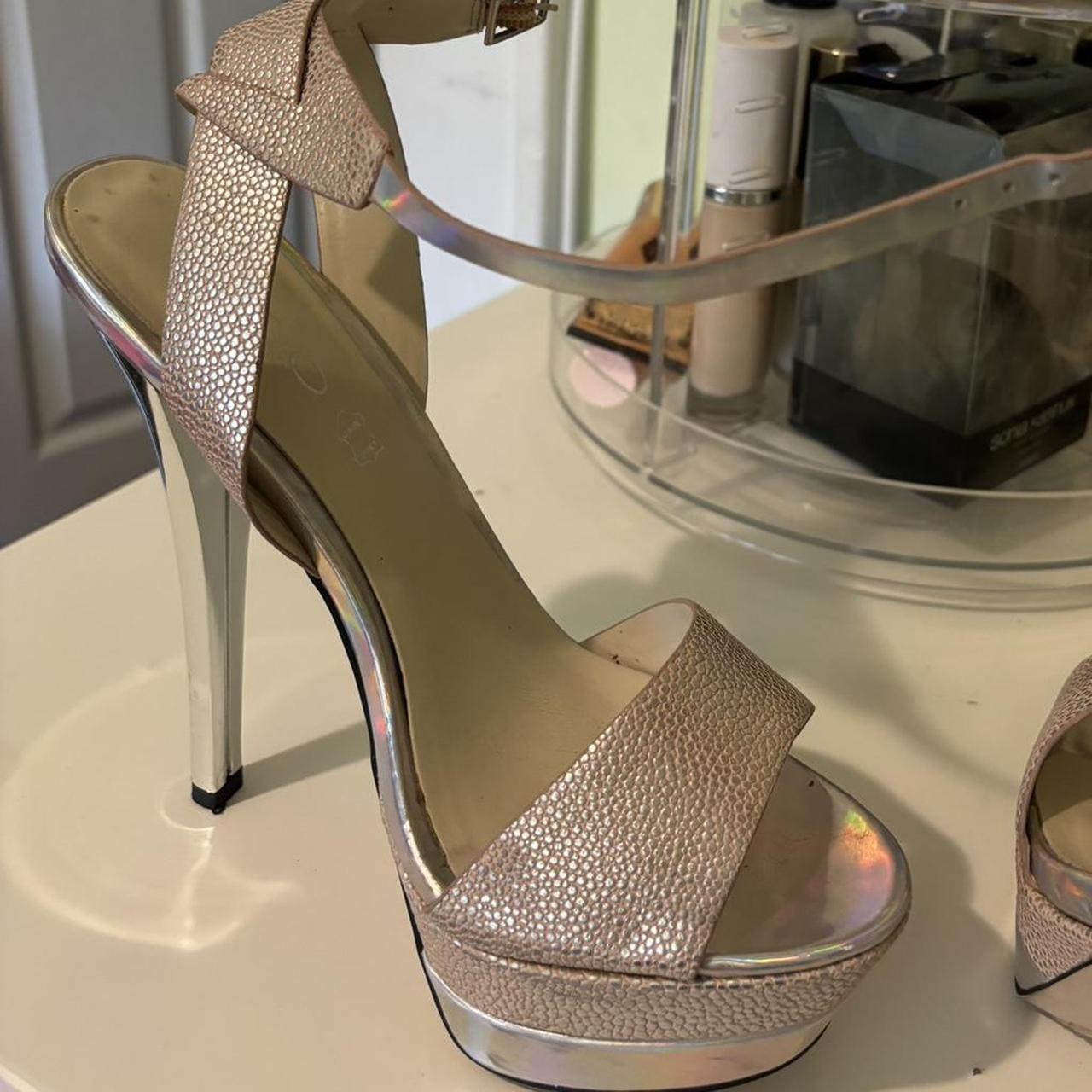 Silver and light pink heels with holographic detail. Depop