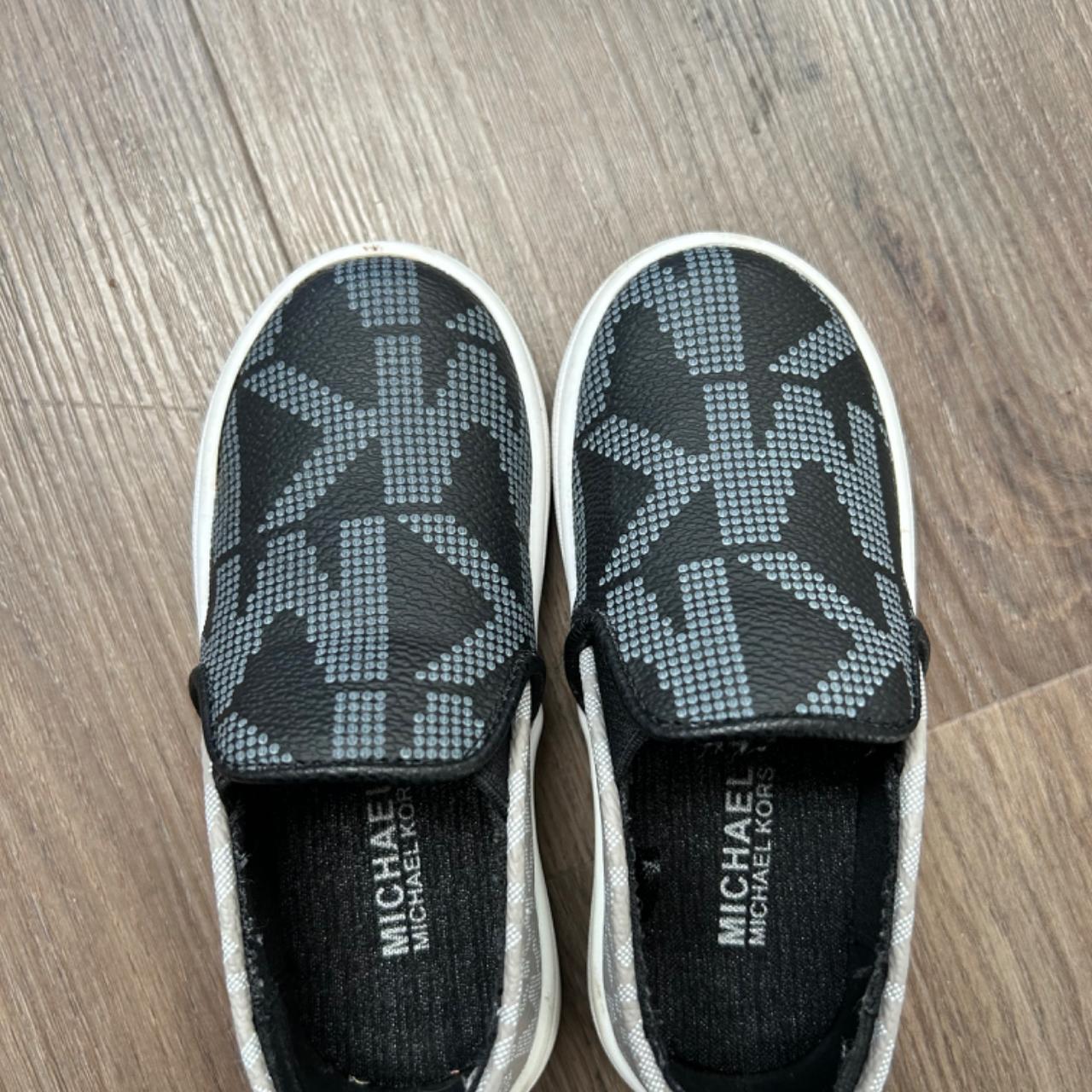 Michael kors hot sale crib shoes