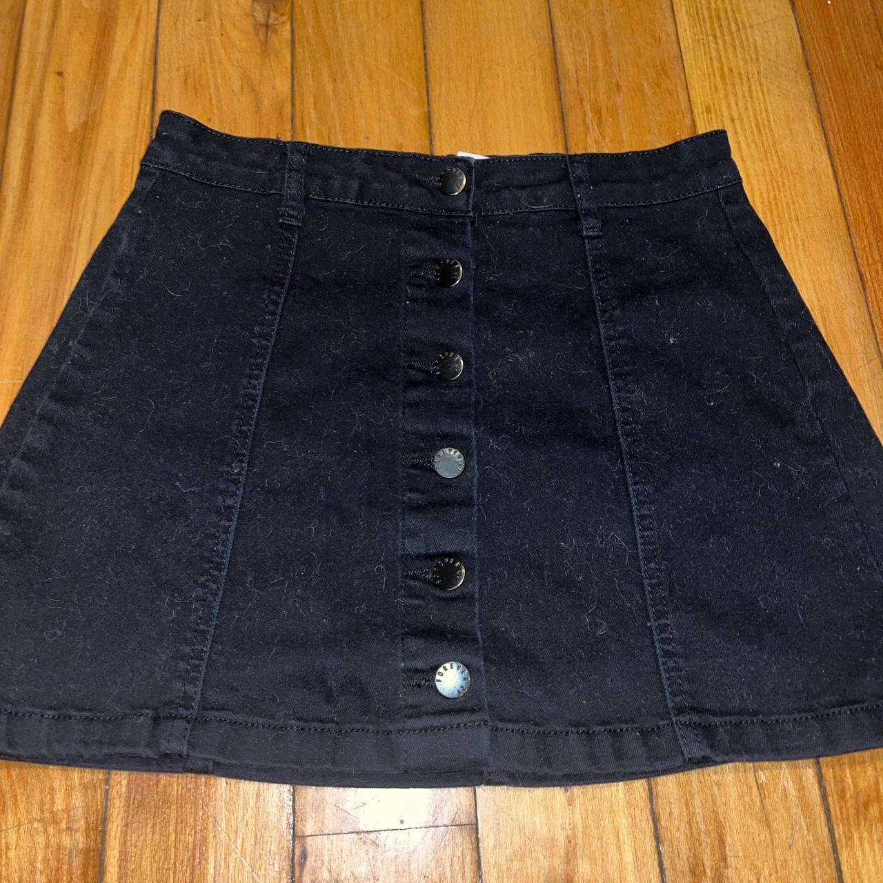 Black button skirt forever 21 best sale