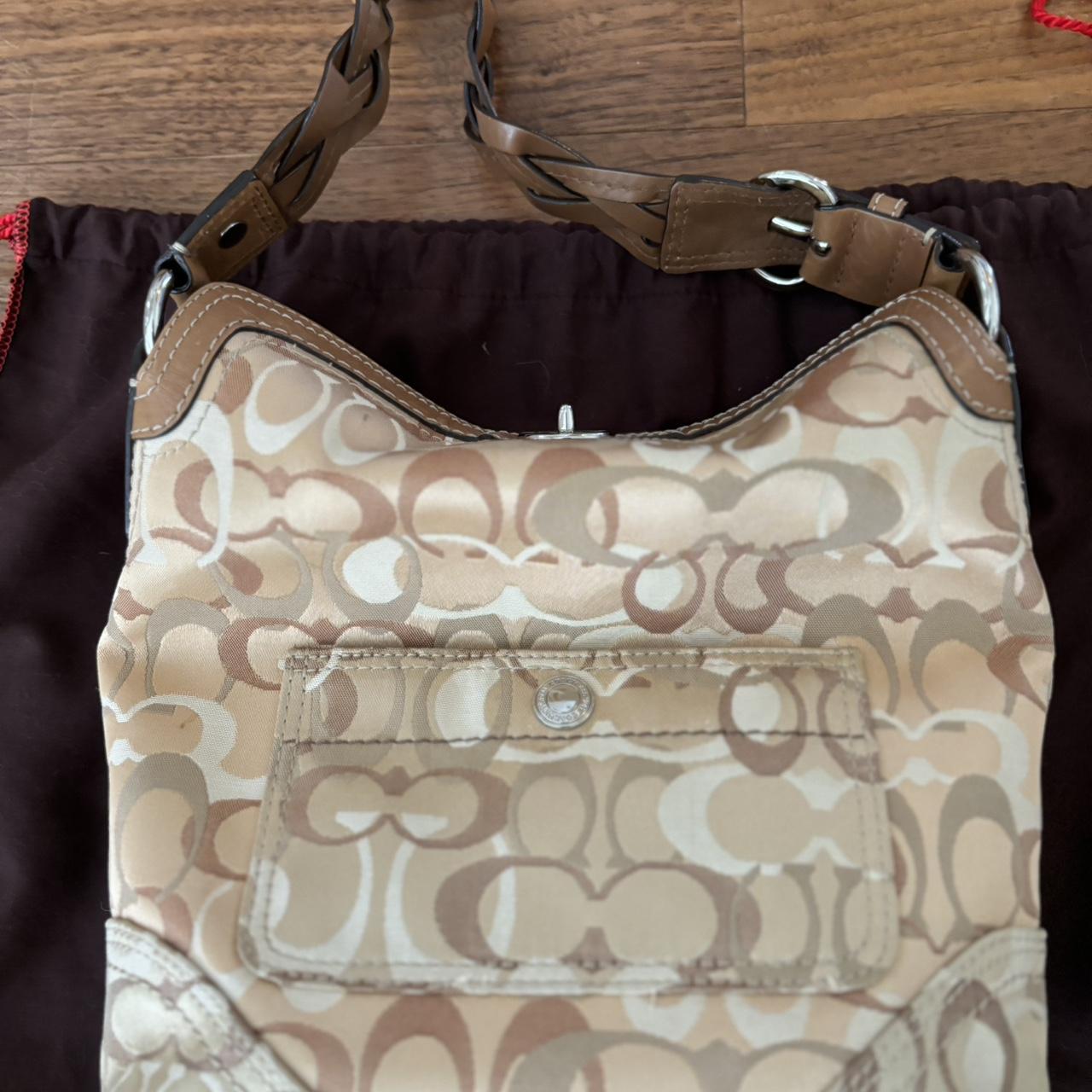 Coach Chelsea sold Cream Hobo Shoulder Bag