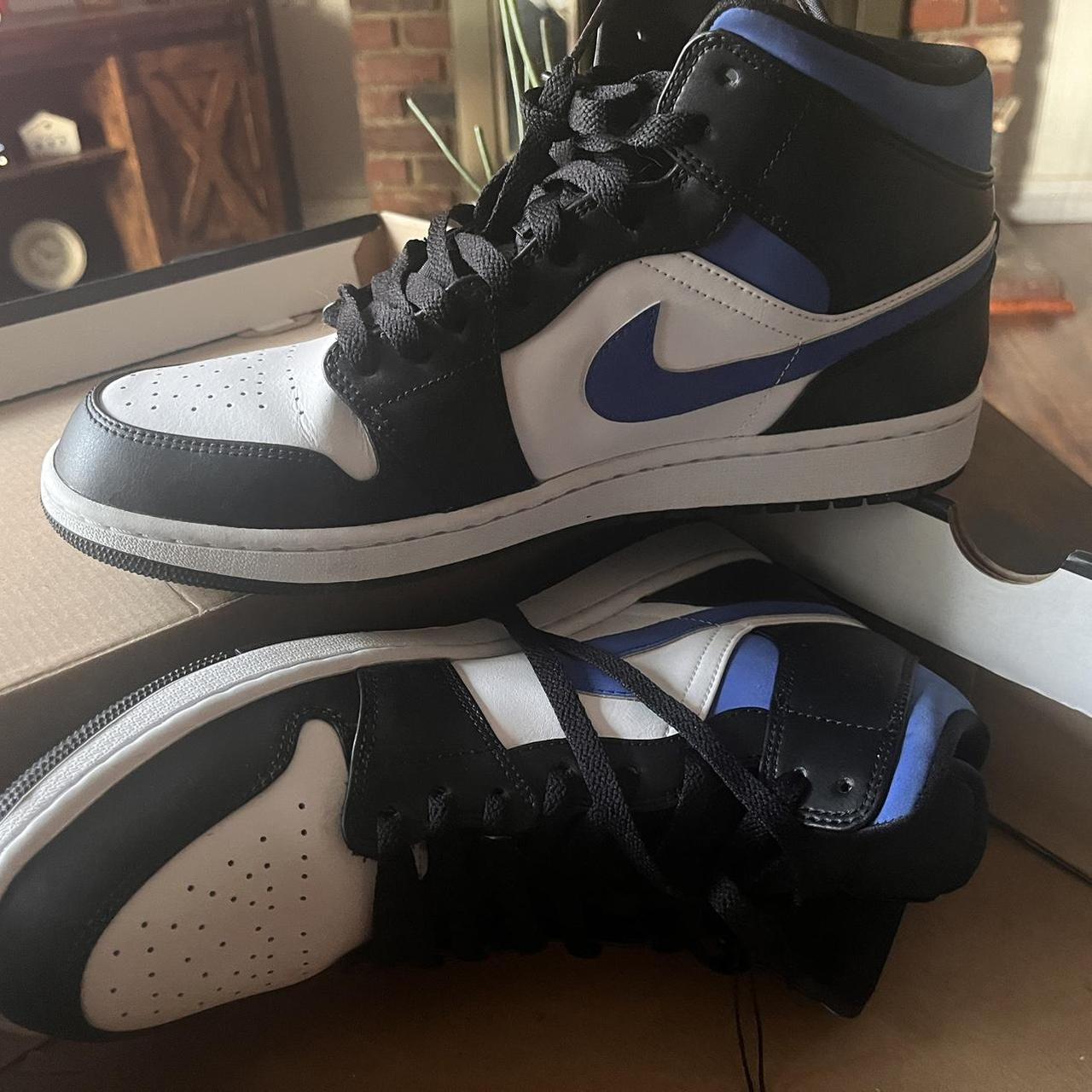 restocks jordan 1 mid blue
