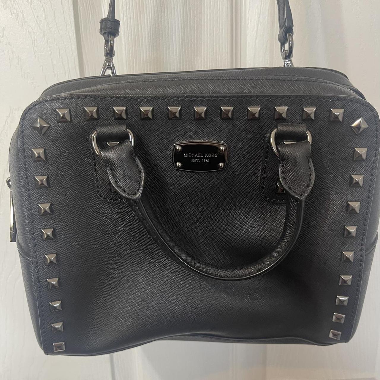 COACH F12657 Zoe Signature Medium Hobo bag purse Black On Black Clean  classic – Moda pé no chão