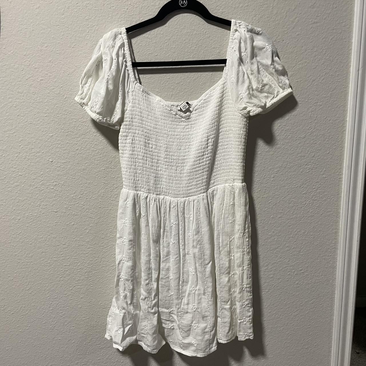 White American Eagle Dress Cute and flowy... - Depop