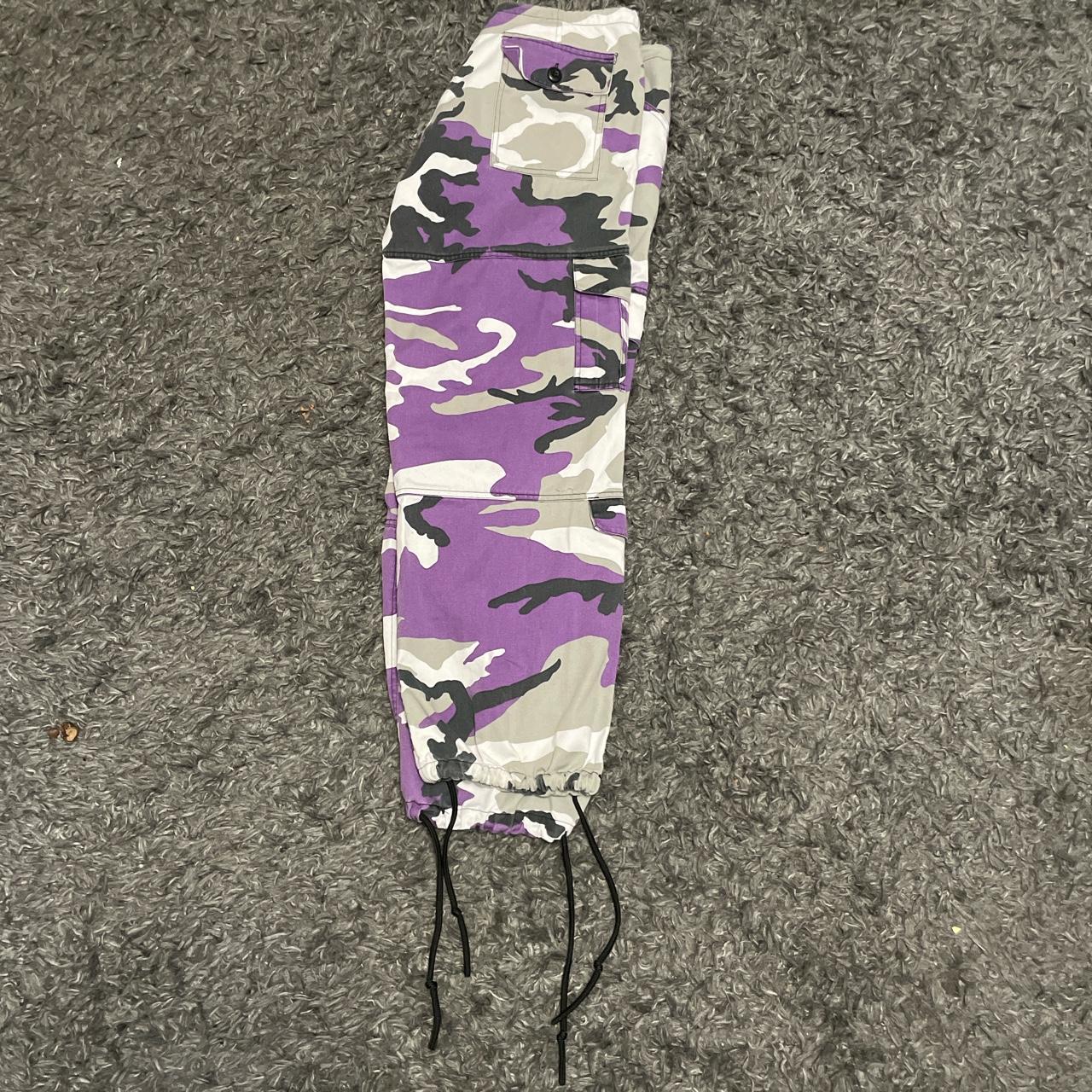 Purple camo hot sale pants zumiez