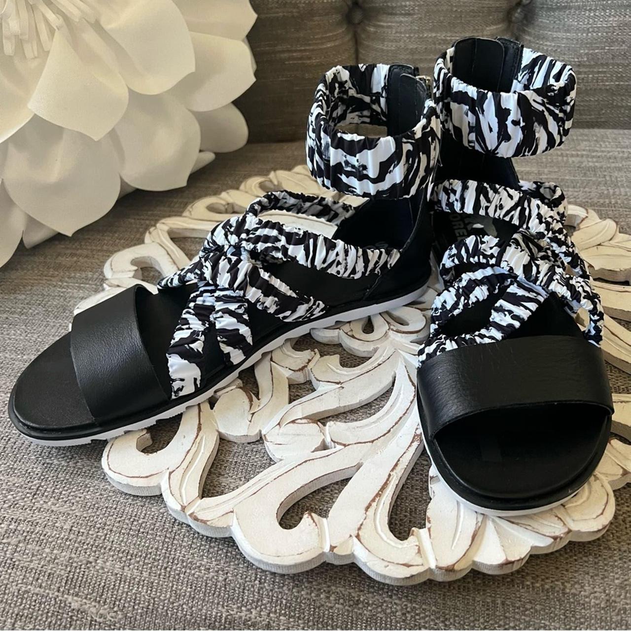 Sorel on sale black sandals