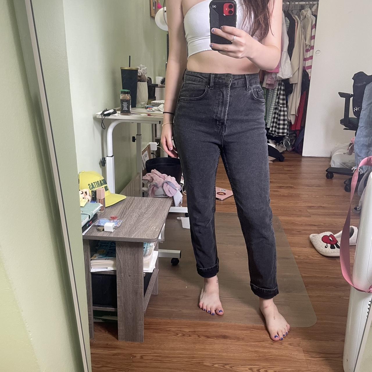 Stradivarius slim-mom-jeans - Depop