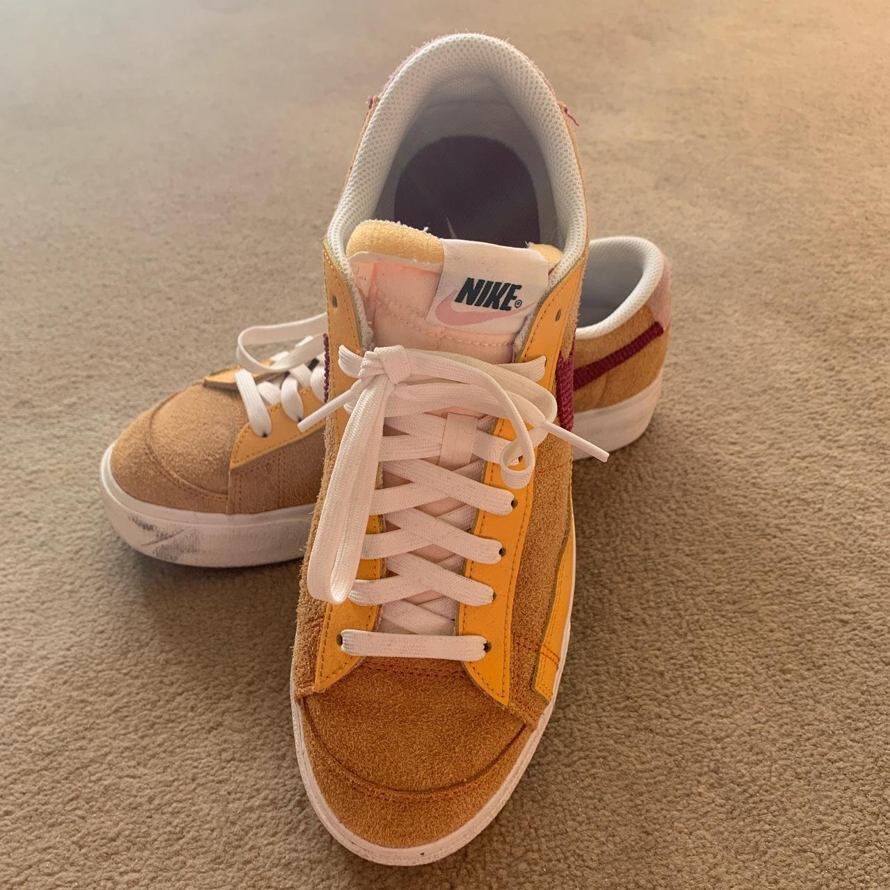 womens nike orange trainers