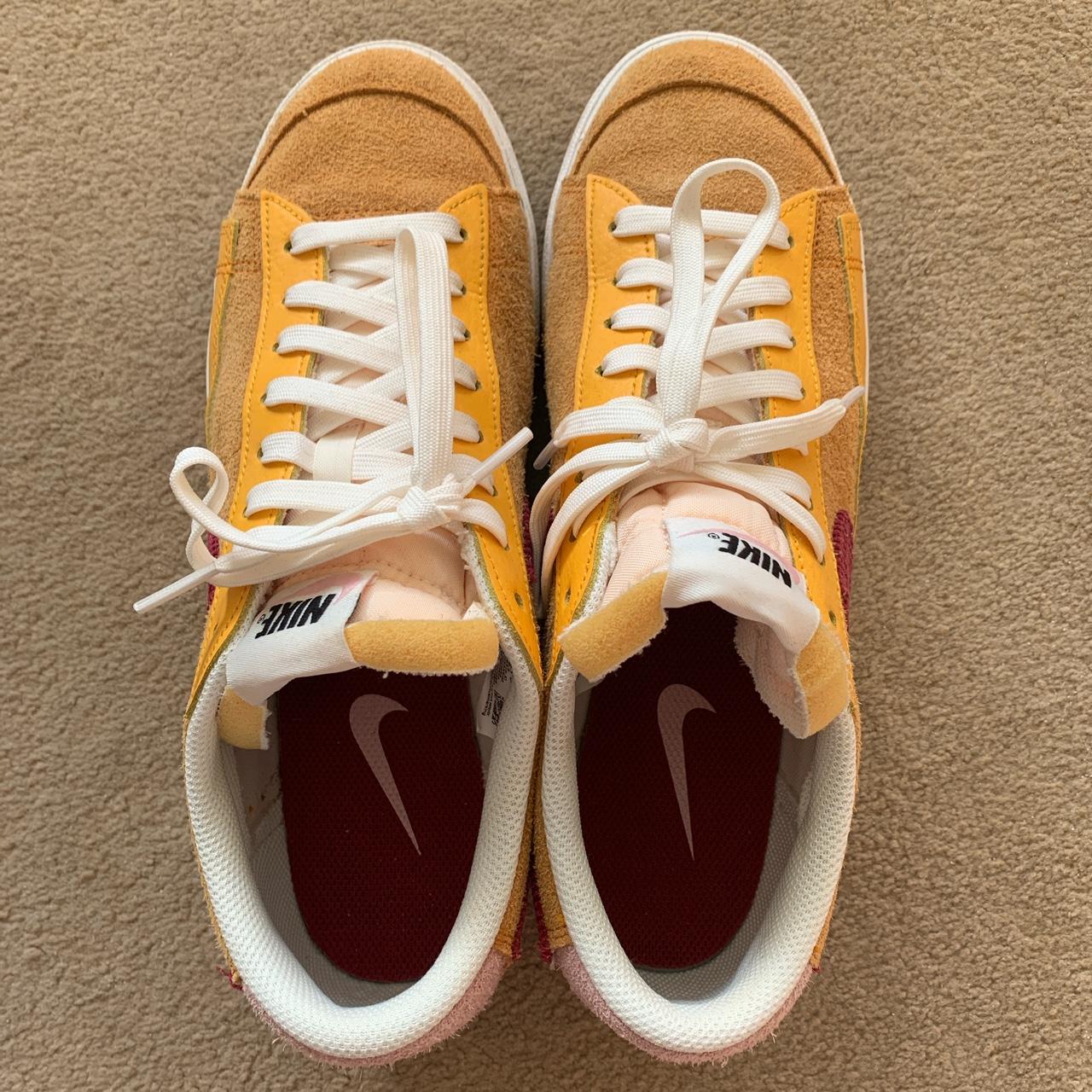 womens nike orange trainers