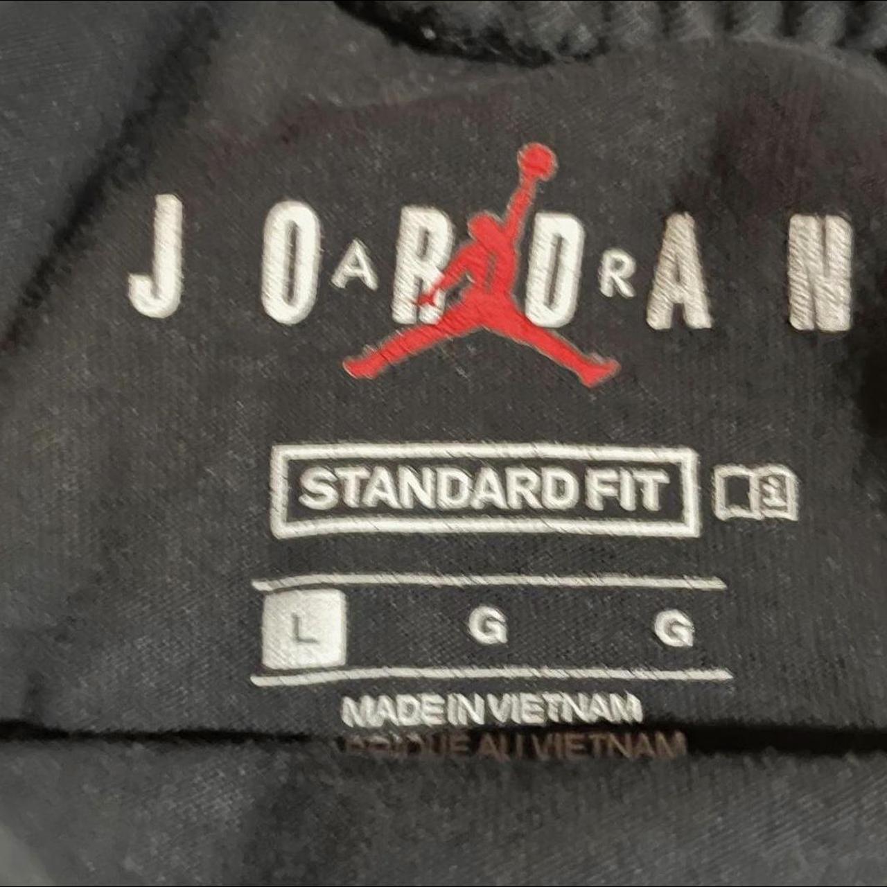 Jordan Men's T-shirt (3)